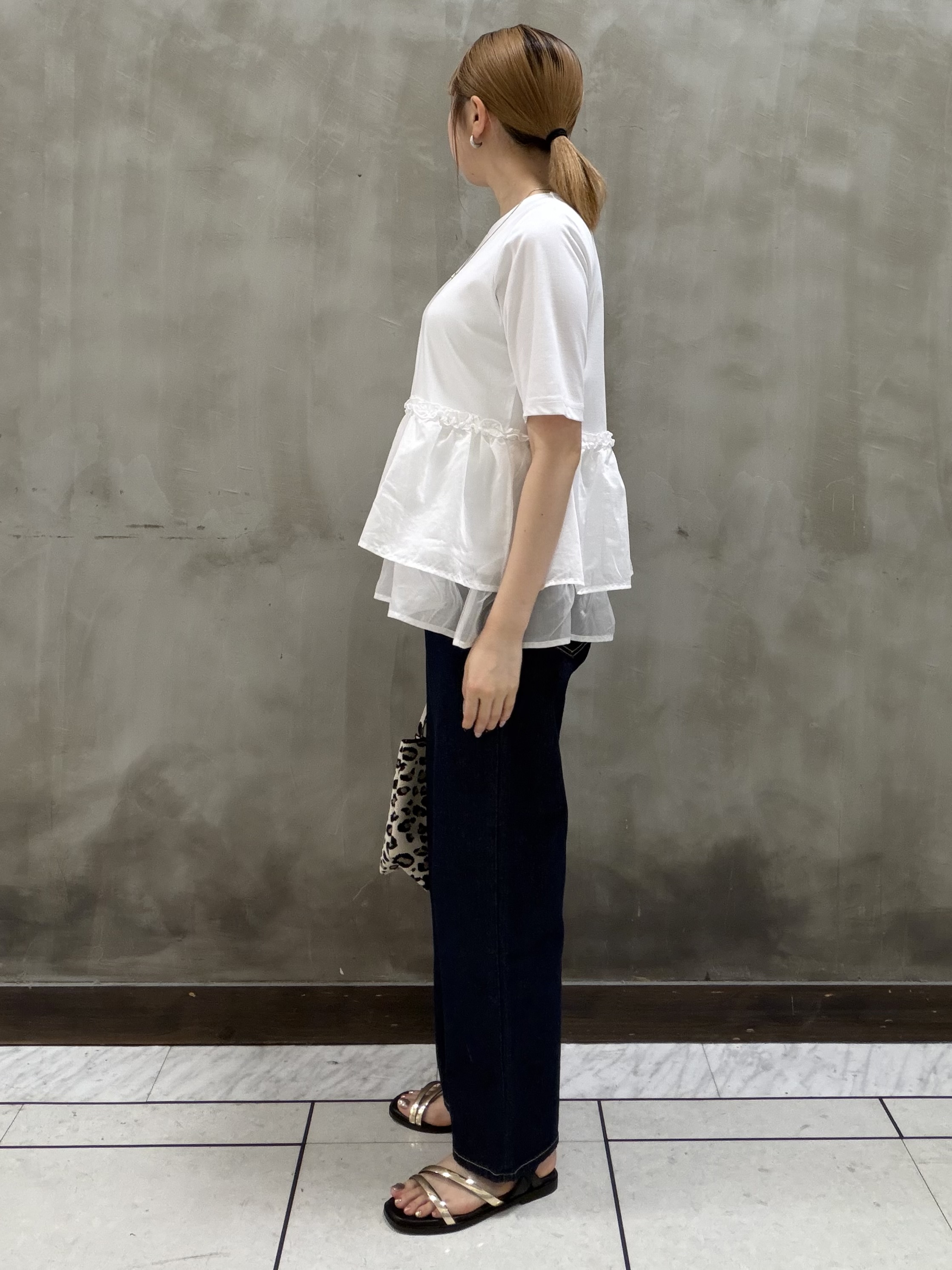 maiさんの「grove｜【体型カバー】INせず決まる、ウエストシアーフリルTシャツ」を使ったコーディネート