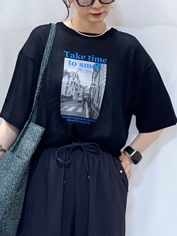 𝐇𝐢𝐫𝐨𝐦𝐢さんの「SHOO･LA･RUE｜【体型カバー】程よい透け感 デザインアソート 5分袖シアーニット」を使ったコーディネート