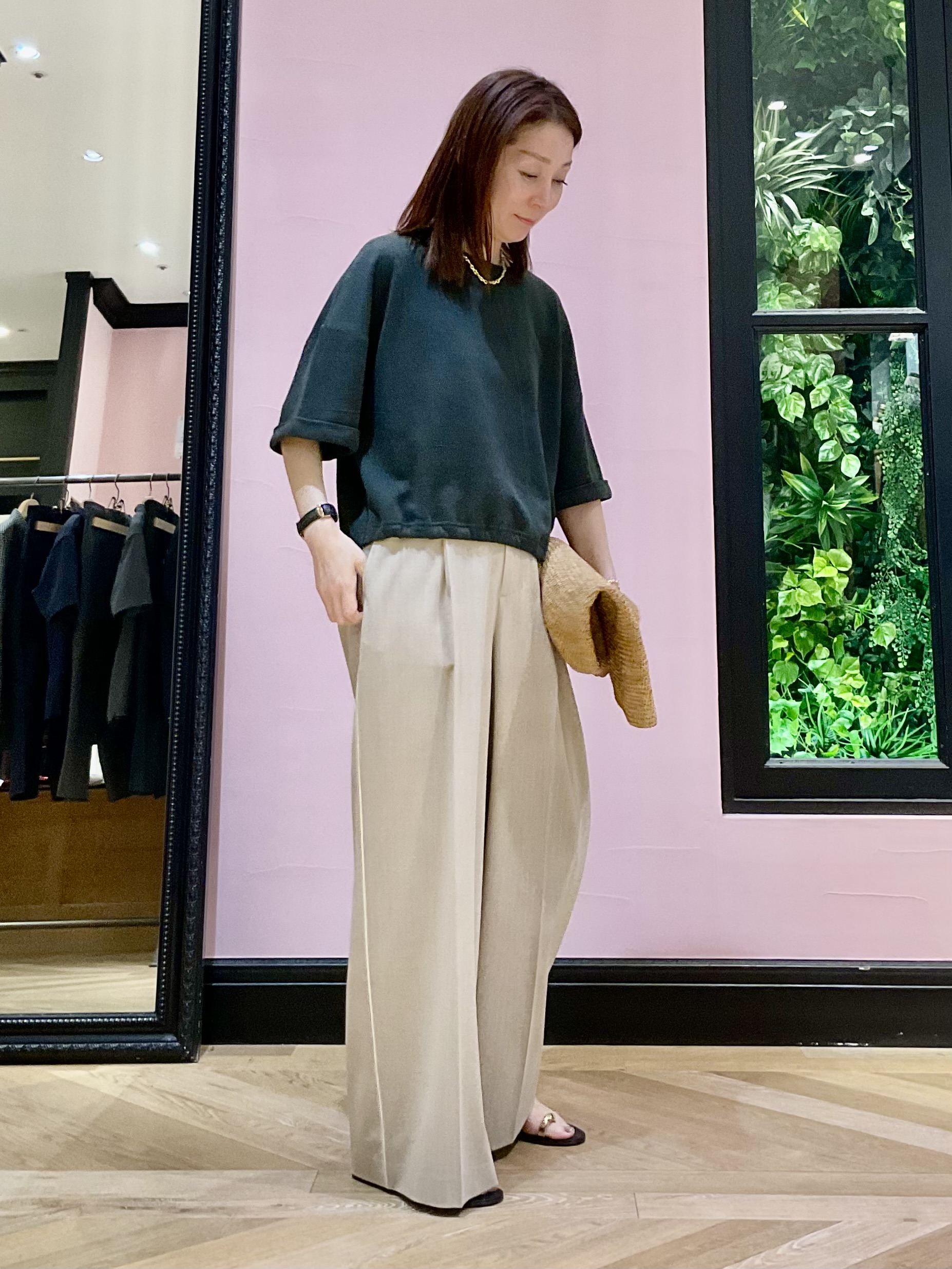 Hiwatashiさんの「DRESSTERIOR｜【セットアップ可/ウォッシャブル】ストライプ2WAYストレッチ サイドラインパンツ」を使ったコーディネート