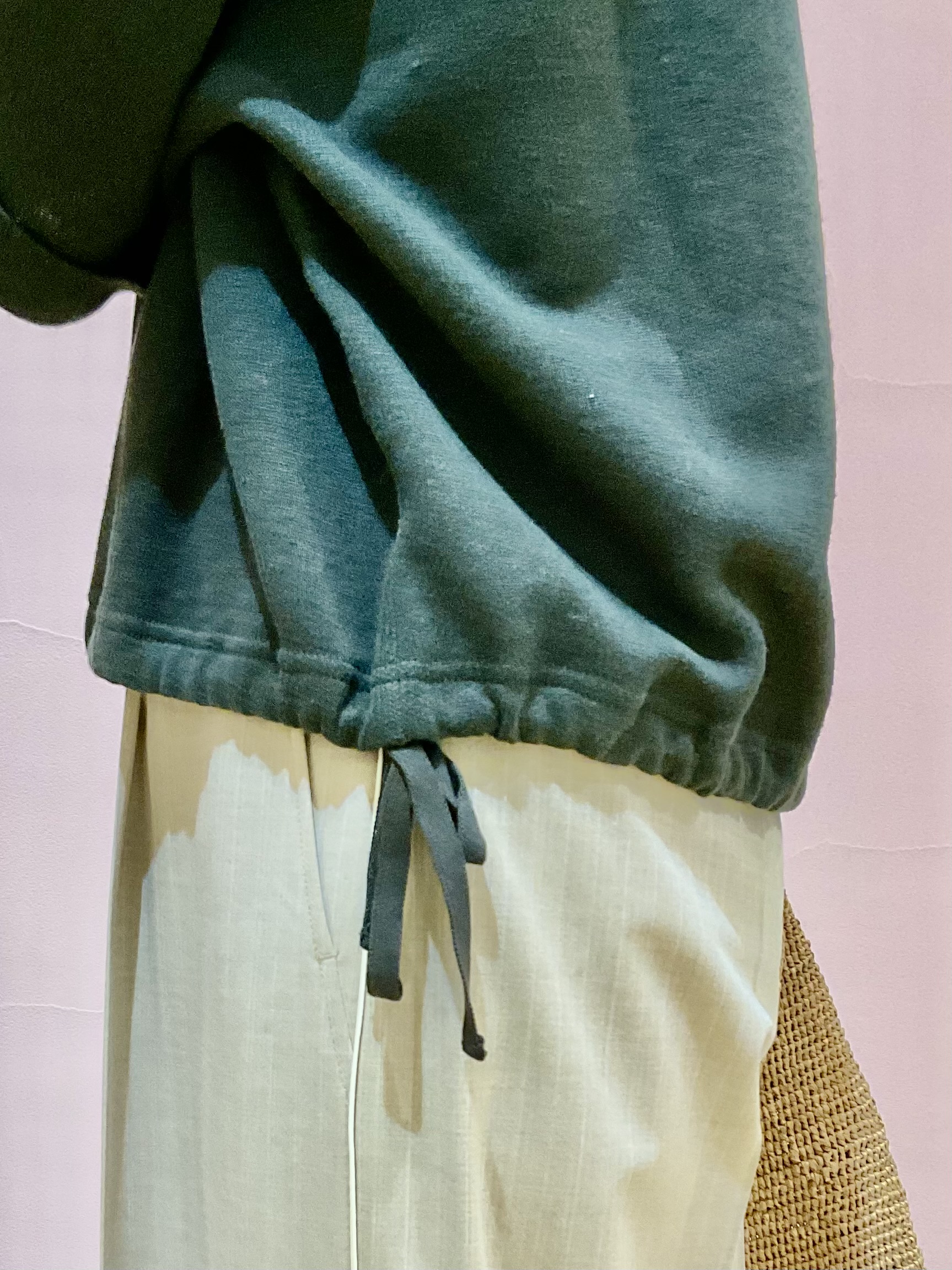 Hiwatashiさんの「DRESSTERIOR｜【セットアップ可/ウォッシャブル】ストライプ2WAYストレッチ サイドラインパンツ」を使ったコーディネート
