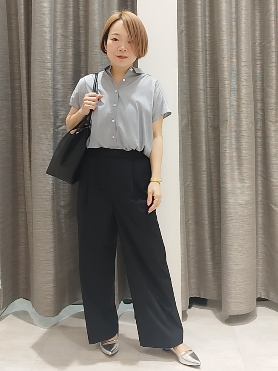 s u g iさんの「UNTITLED｜【セットアップ可/軽量/清涼感】ローンギャザーブラウス」を使ったコーディネート
