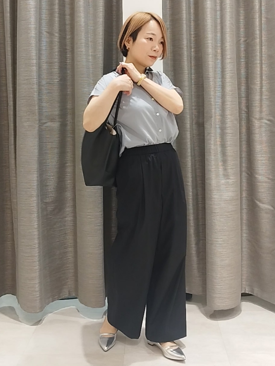s u g iさんの「UNTITLED｜【セットアップ可/軽量/清涼感】ローンギャザーブラウス」を使ったコーディネート