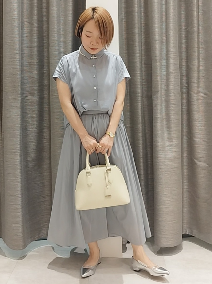 s u g iさんの「UNTITLED｜【セットアップ可/軽量/清涼感】ローンギャザーブラウス」を使ったコーディネート