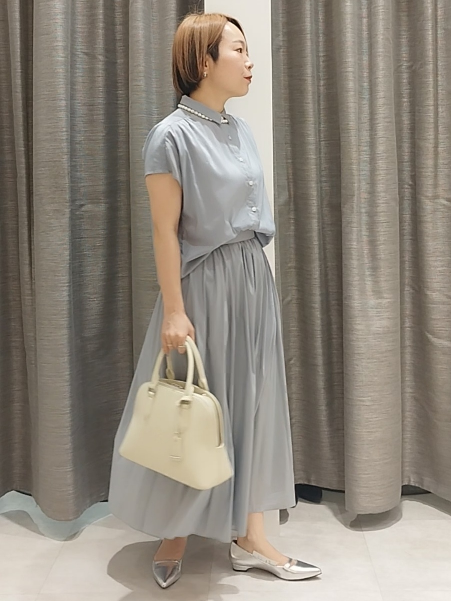 s u g iさんの「UNTITLED｜【セットアップ可/軽量/清涼感】ローンギャザーブラウス」を使ったコーディネート
