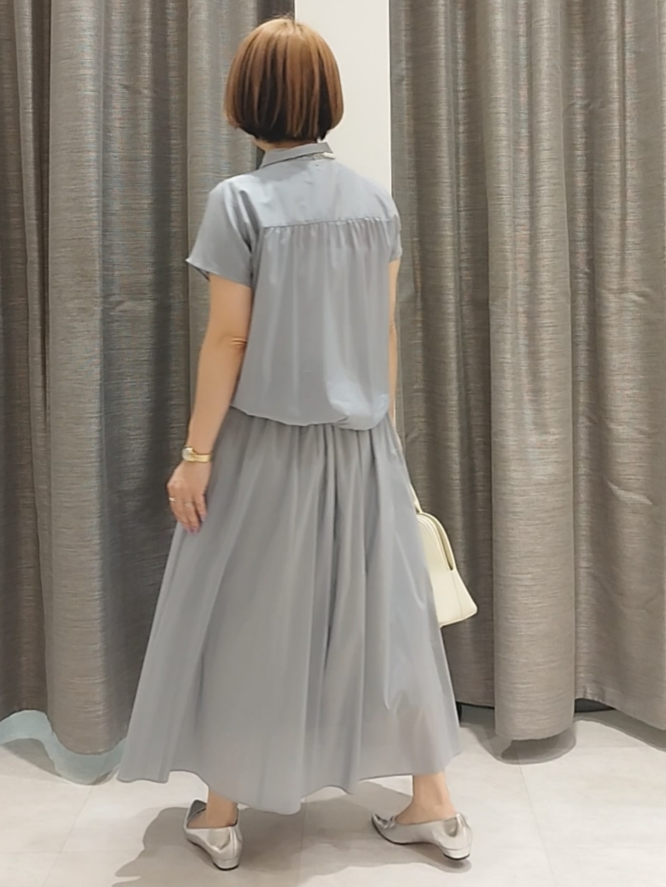 s u g iさんの「UNTITLED｜【セットアップ可/軽量/清涼感】ローンギャザーブラウス」を使ったコーディネート