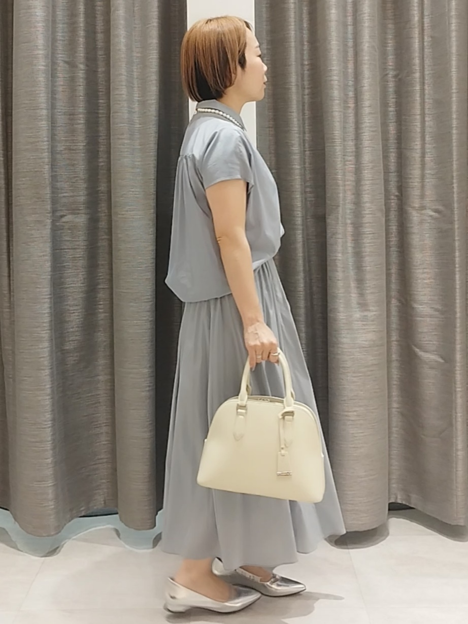 s u g iさんの「UNTITLED｜【セットアップ可/軽量/清涼感】ローンギャザーブラウス」を使ったコーディネート