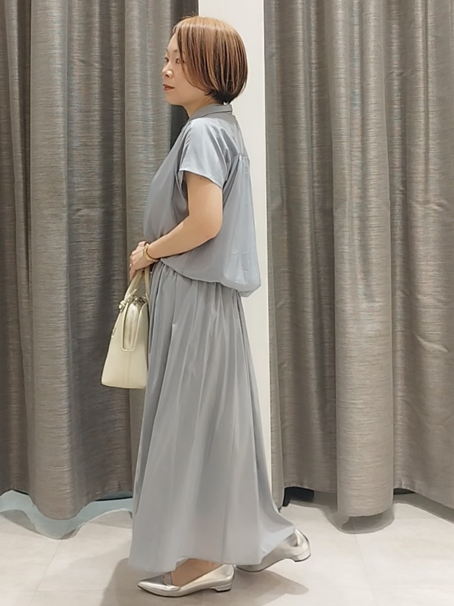 s u g iさんの「UNTITLED｜【セットアップ可/軽量/清涼感】ローンギャザーブラウス」を使ったコーディネート