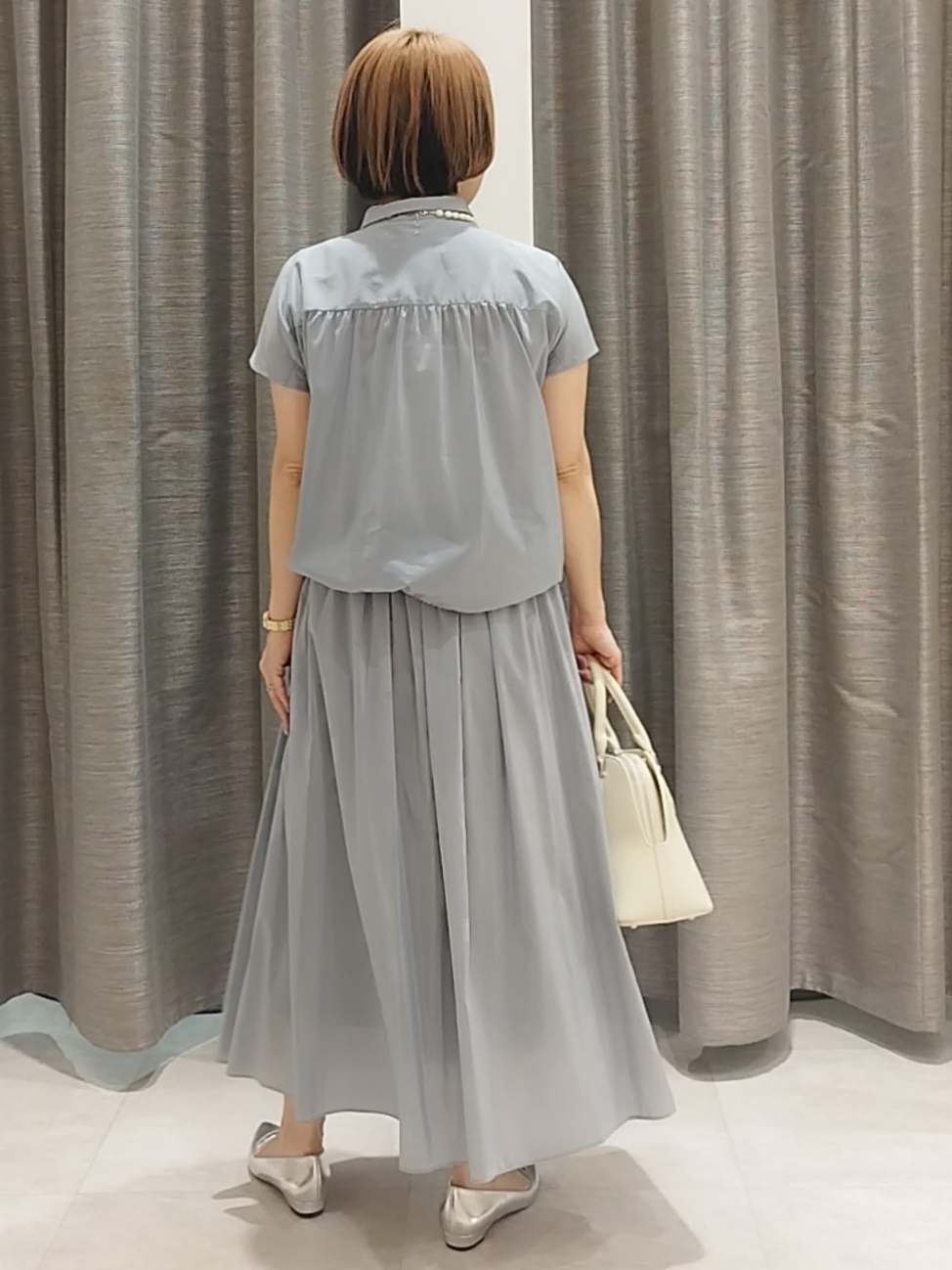s u g iさんの「UNTITLED｜【セットアップ可/軽量/清涼感】ローンギャザーブラウス」を使ったコーディネート