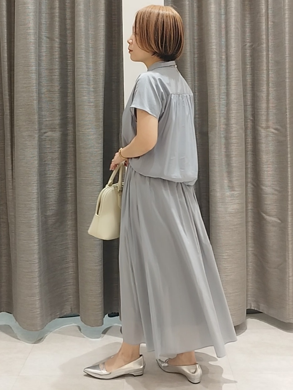 s u g iさんの「UNTITLED｜【セットアップ可/軽量/清涼感】ローンギャザーブラウス」を使ったコーディネート