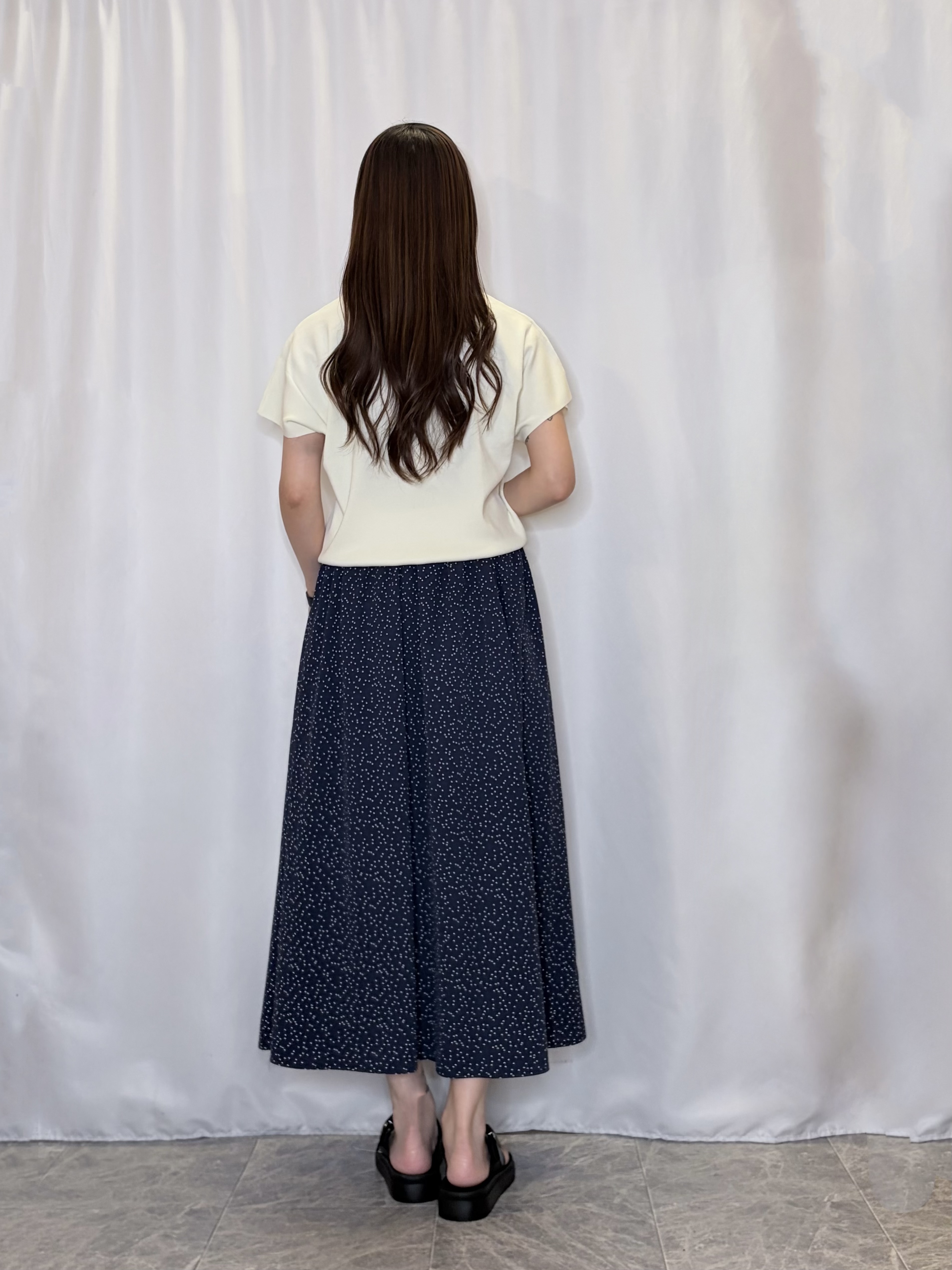 おうめさんの「SHOO･LA･RUE｜【高レビュー/毎日洗える/UV】二の腕も隠せる 配色ボウタイニット」を使ったコーディネート