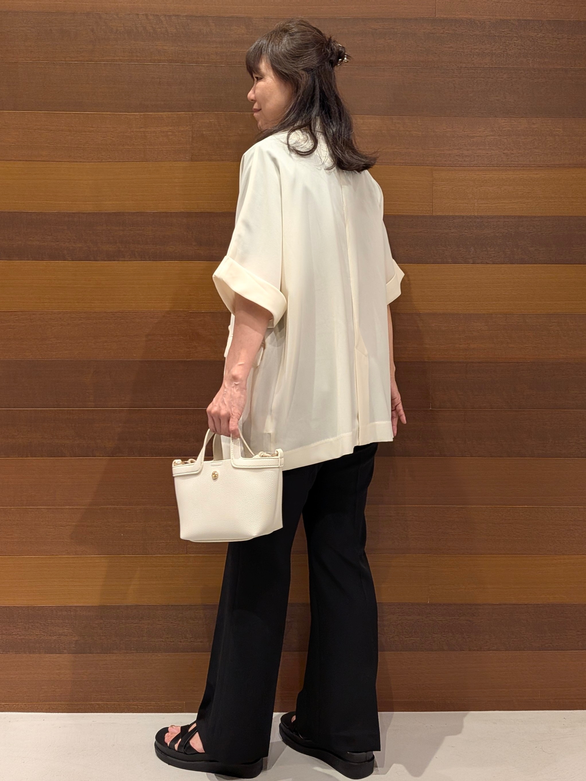 momoさんの「OPAQUE.CLIP｜【接触冷感／吸水速乾／防シワ】リネンライクテーラードジャケット《洗濯機OK》」を使ったコーディネート