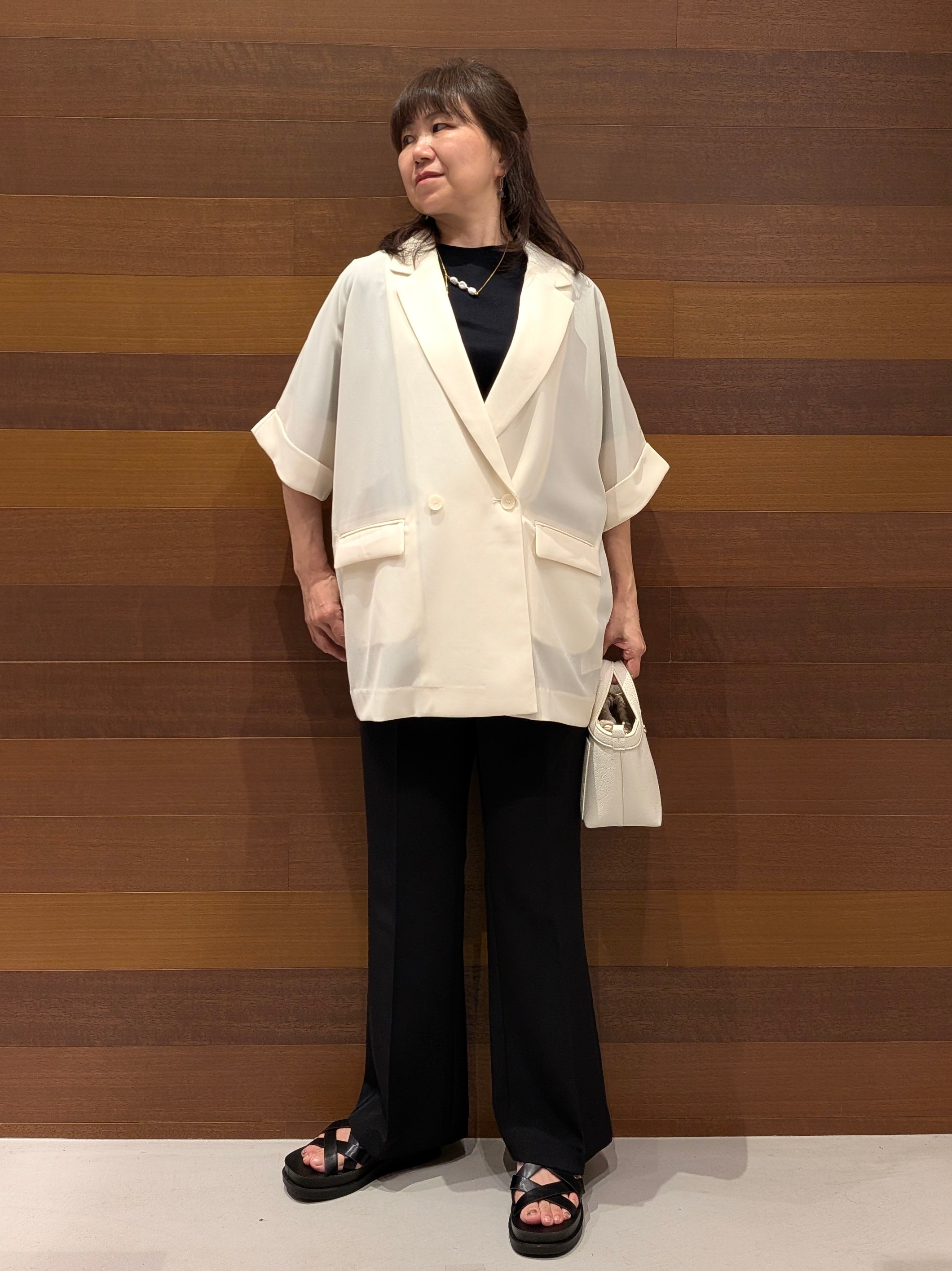 momoさんの「OPAQUE.CLIP｜【接触冷感／吸水速乾／防シワ】リネンライクテーラードジャケット《洗濯機OK》」を使ったコーディネート