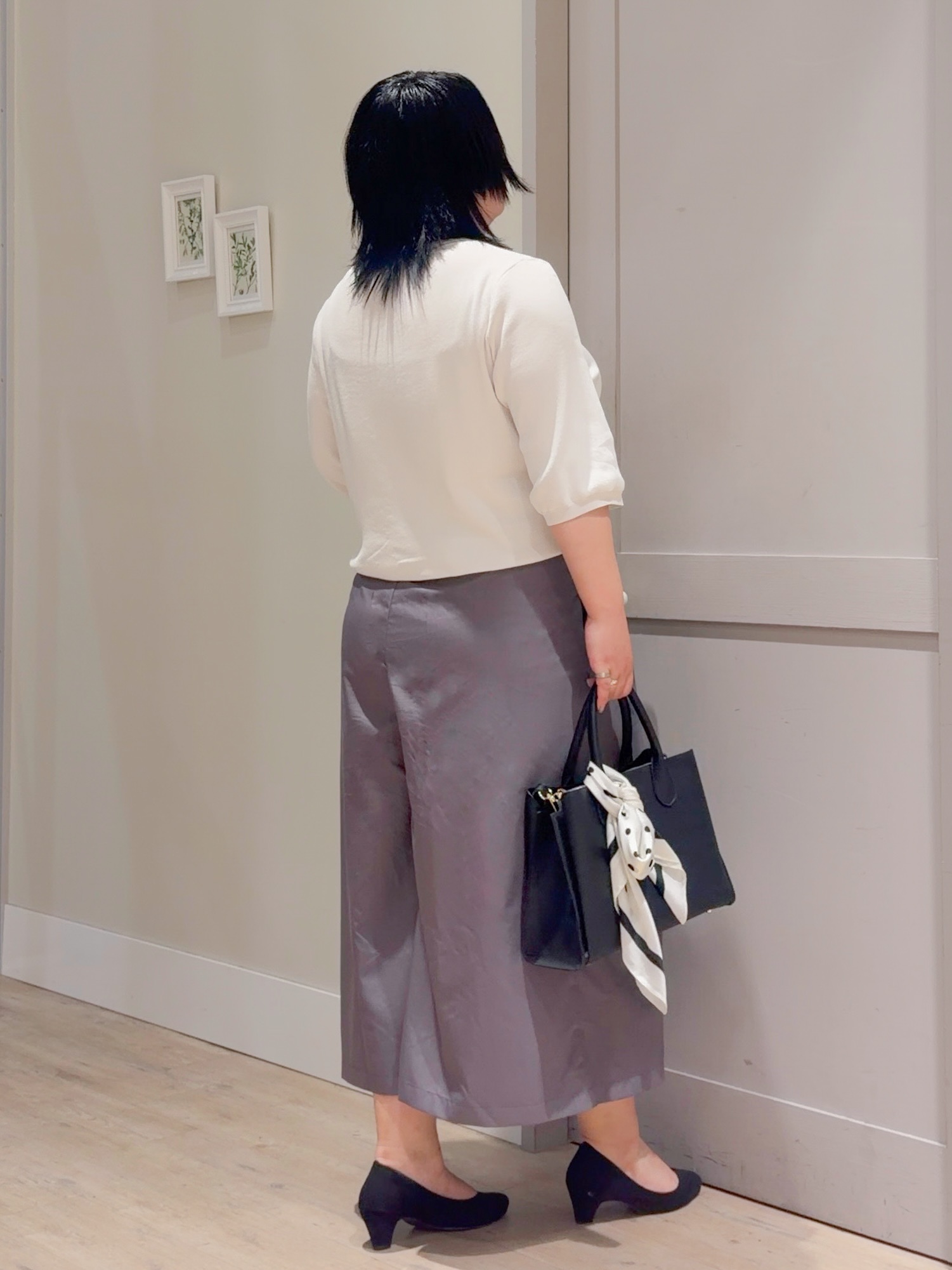 sasaさんの「grove｜【シリーズ累計36万枚/UVカット・ひんやり・洗濯機OK】やわらかドライタッチ 五分袖クルーネックニ」を使ったコーディネート