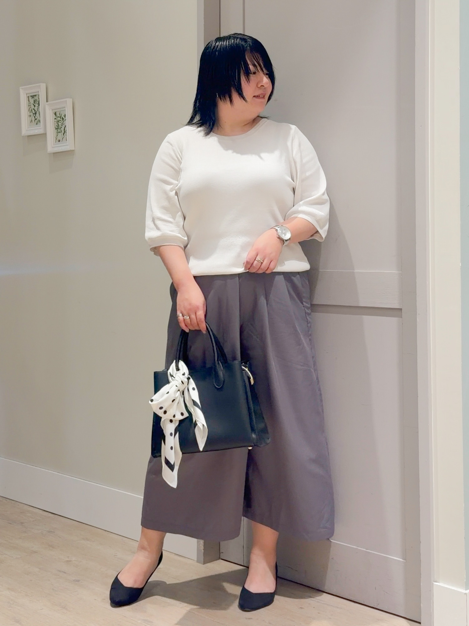 sasaさんの「grove｜【シリーズ累計36万枚/UVカット・ひんやり・洗濯機OK】やわらかドライタッチ 五分袖クルーネックニ」を使ったコーディネート