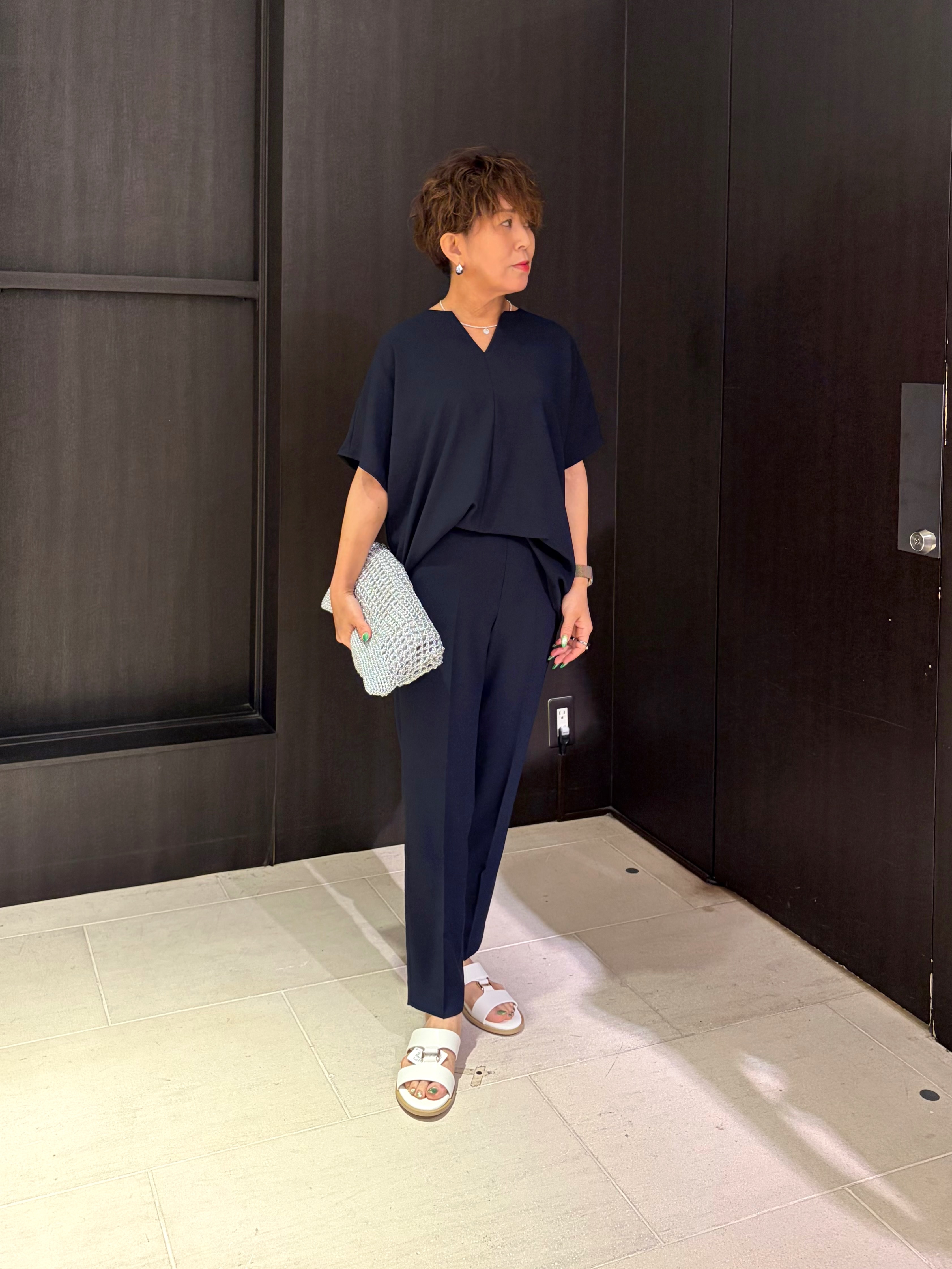 sayakaさんの「UNTITLED｜【UV/接触冷感/セットアップ可】リラクシーキーVネックブラウス」を使ったコーディネート