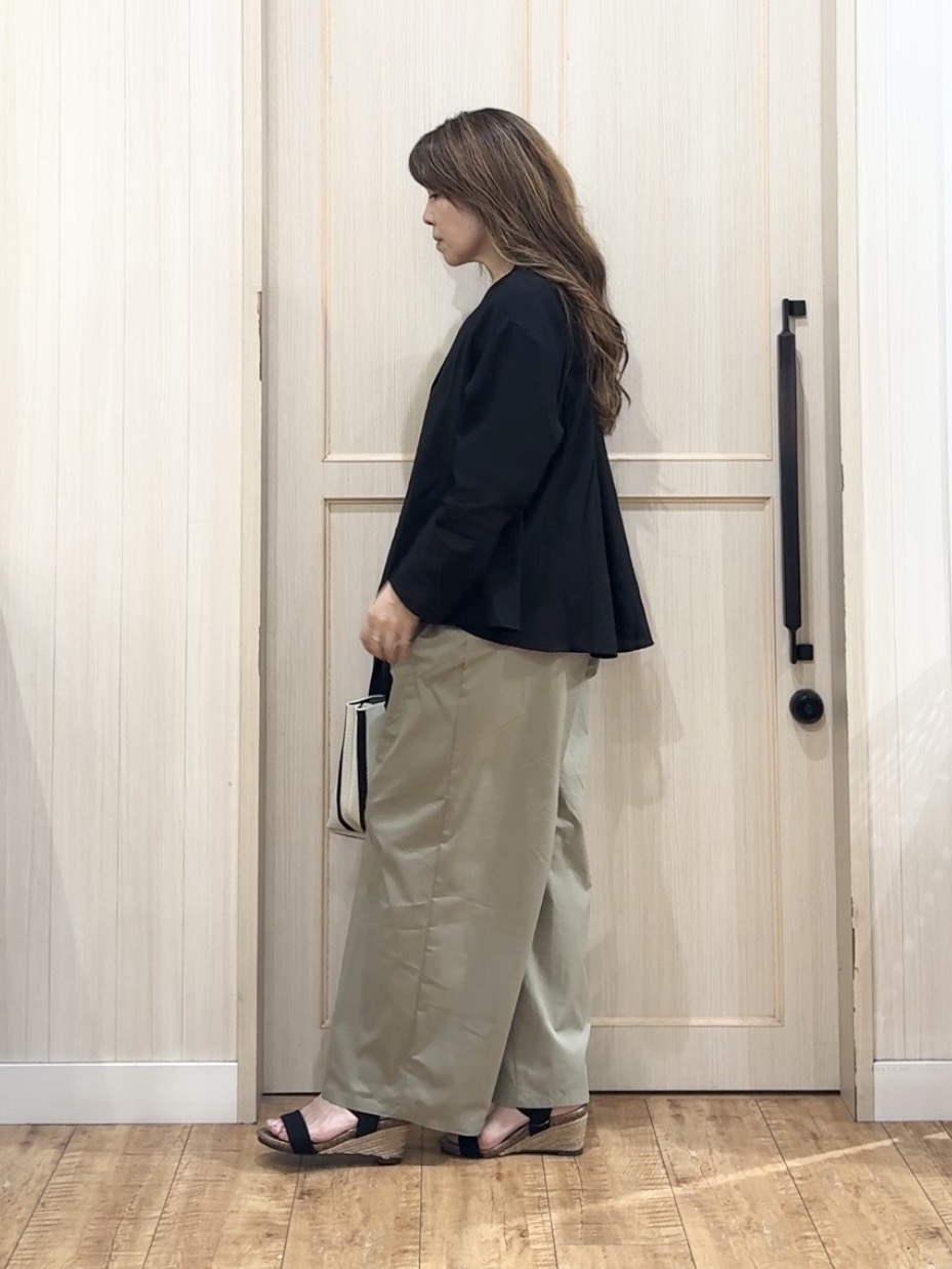 Y O k Oさんの「SHOO･LA･RUE｜【洗濯機可/S-LL】お顔周りすっきり 大人のシアーシャツカーディガン」を使ったコーディネート