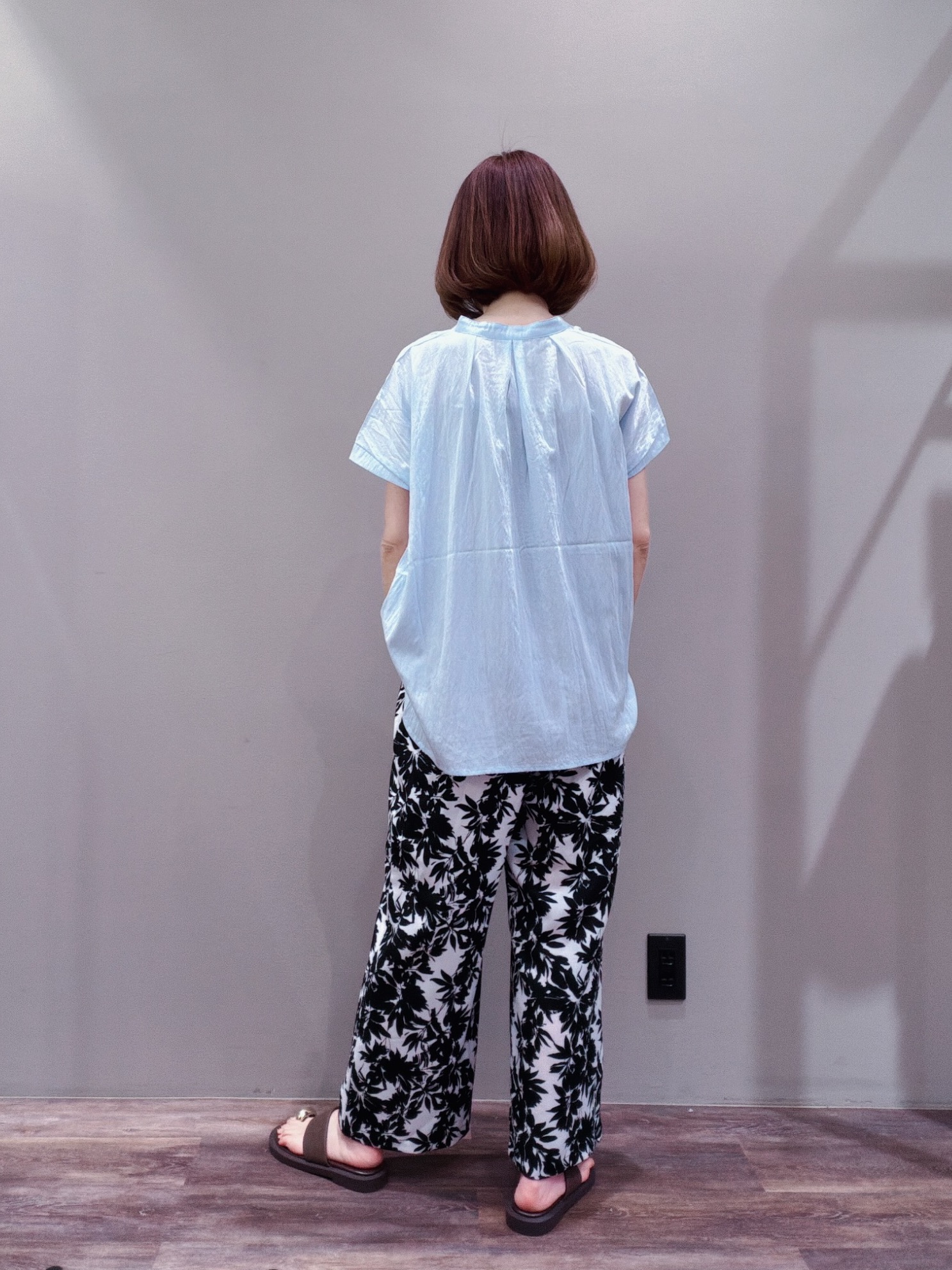 Satoさんの「Dessin｜バンドカラーフロントフリルブラウス」を使ったコーディネート