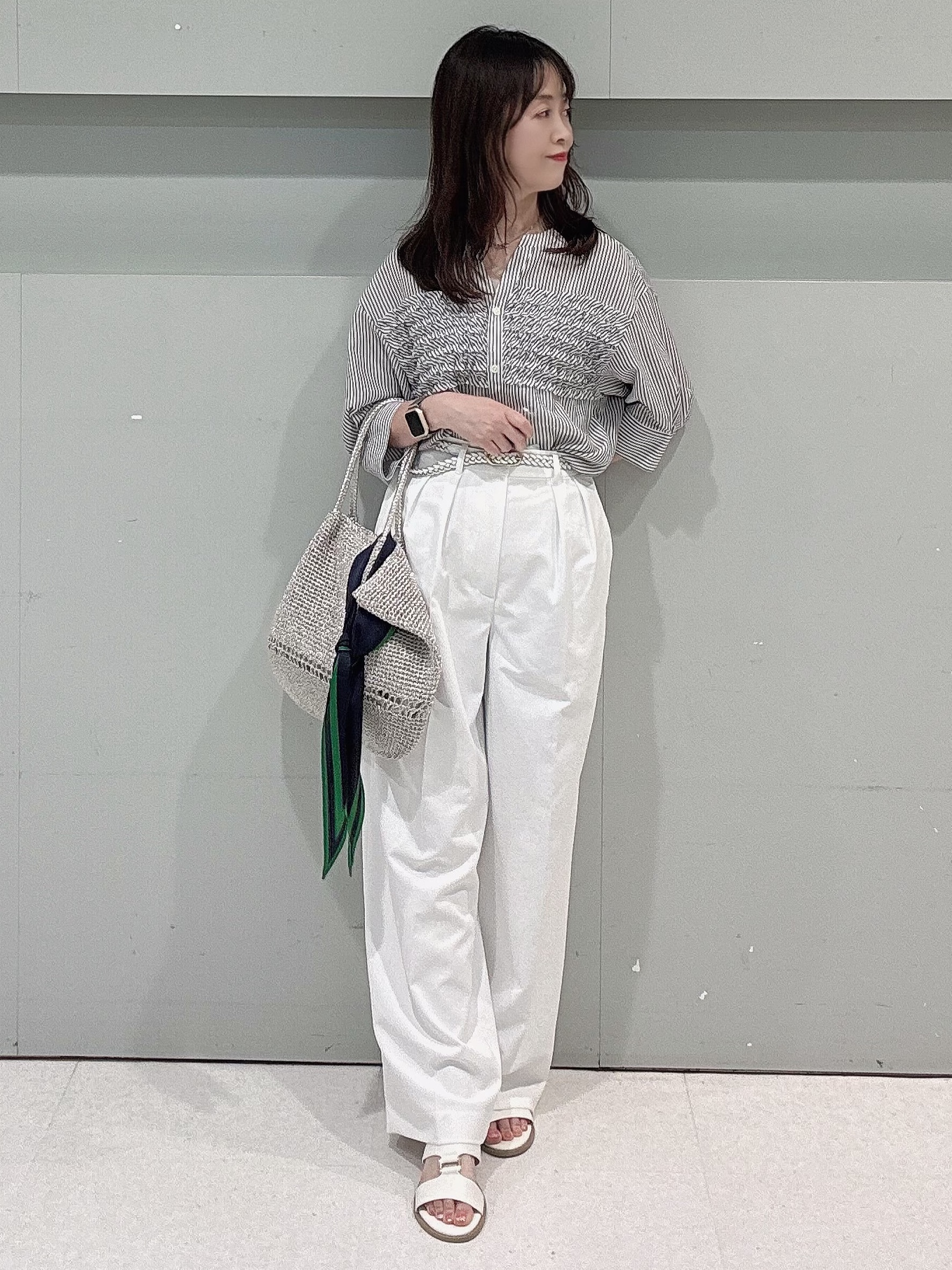 makiさんの「UNTITLED｜【接触冷感/通気性/洗える】フロントフリルブラウス」を使ったコーディネート