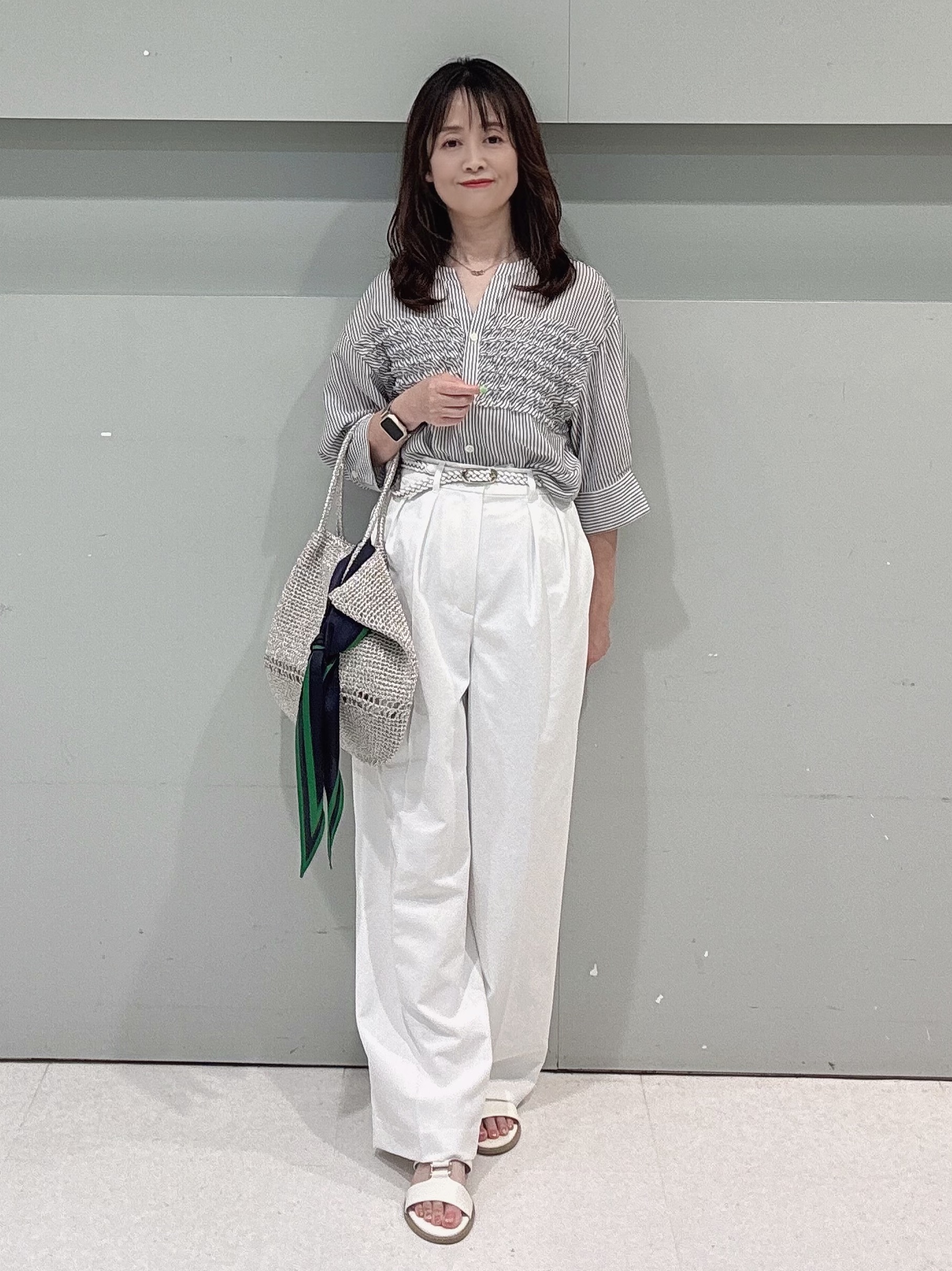 makiさんの「UNTITLED｜【接触冷感/通気性/洗える】フロントフリルブラウス」を使ったコーディネート