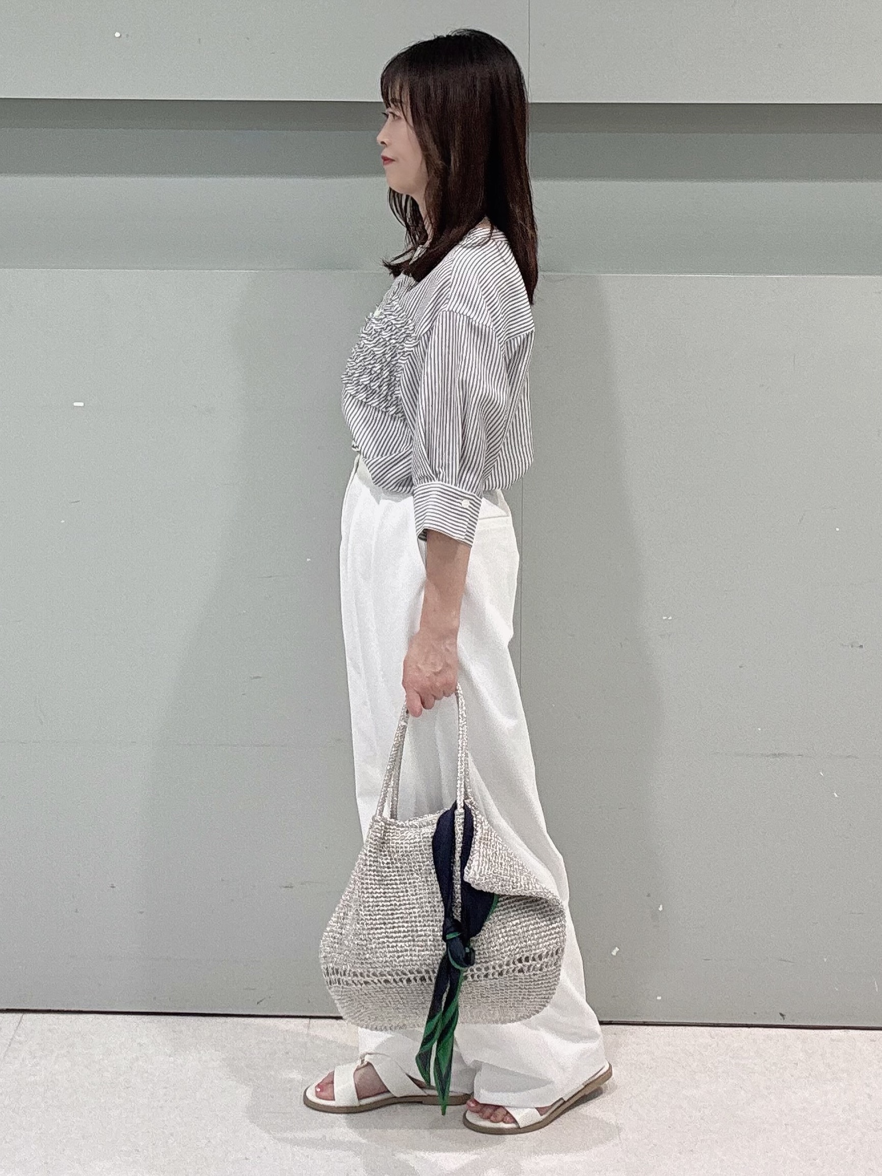 makiさんの「UNTITLED｜【接触冷感/通気性/洗える】フロントフリルブラウス」を使ったコーディネート