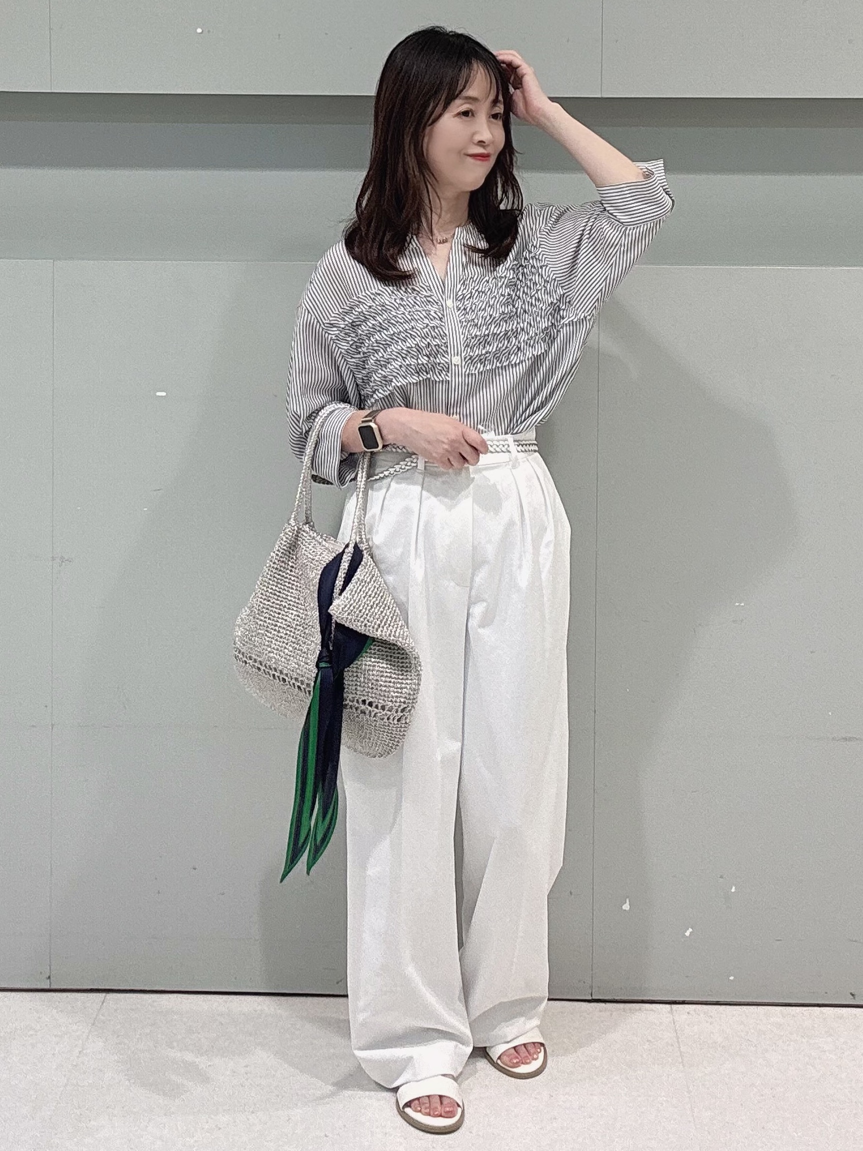 makiさんの「UNTITLED｜【接触冷感/通気性/洗える】フロントフリルブラウス」を使ったコーディネート