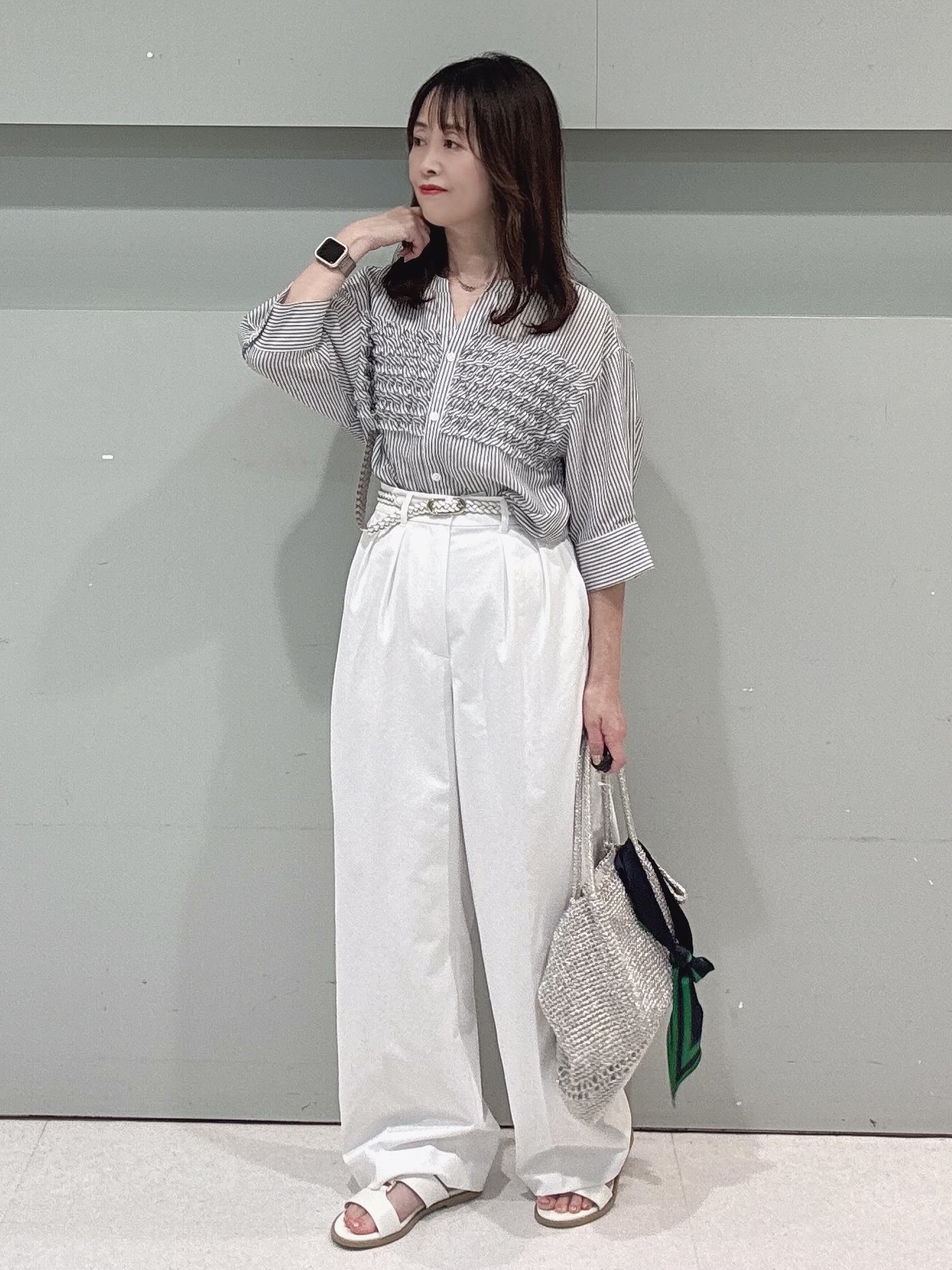 makiさんの「UNTITLED｜【接触冷感/通気性/洗える】フロントフリルブラウス」を使ったコーディネート