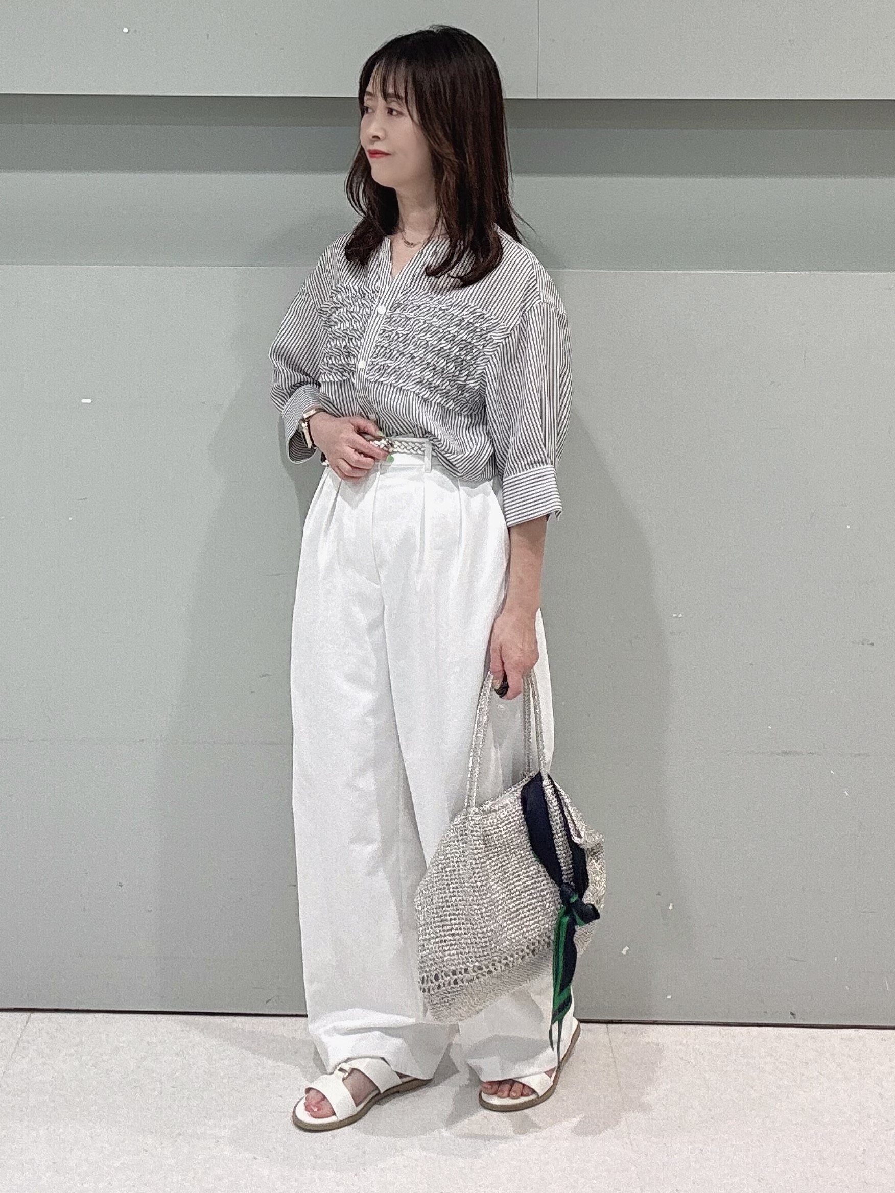 makiさんの「UNTITLED｜【接触冷感/通気性/洗える】フロントフリルブラウス」を使ったコーディネート