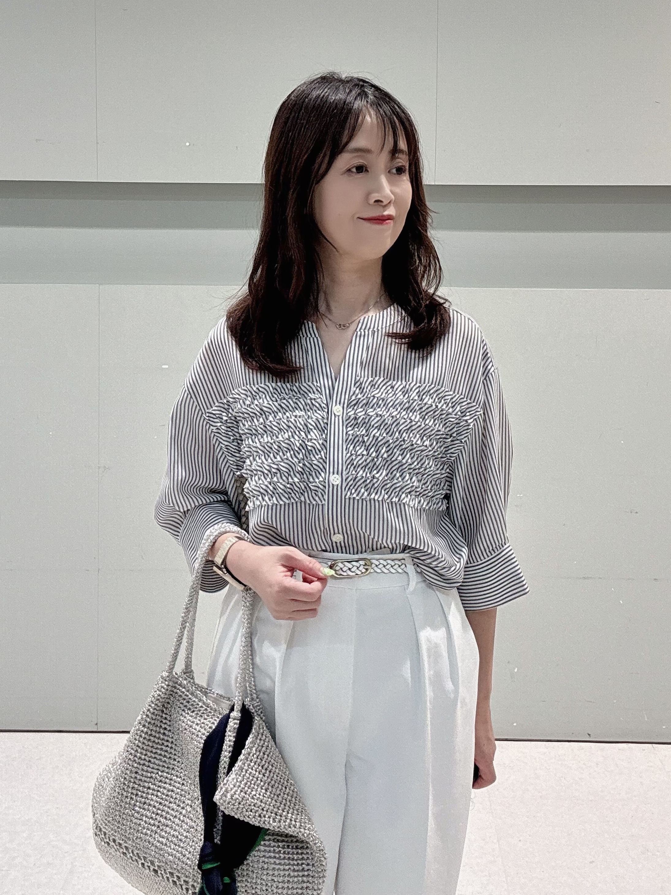 makiさんの「UNTITLED｜【接触冷感/通気性/洗える】フロントフリルブラウス」を使ったコーディネート