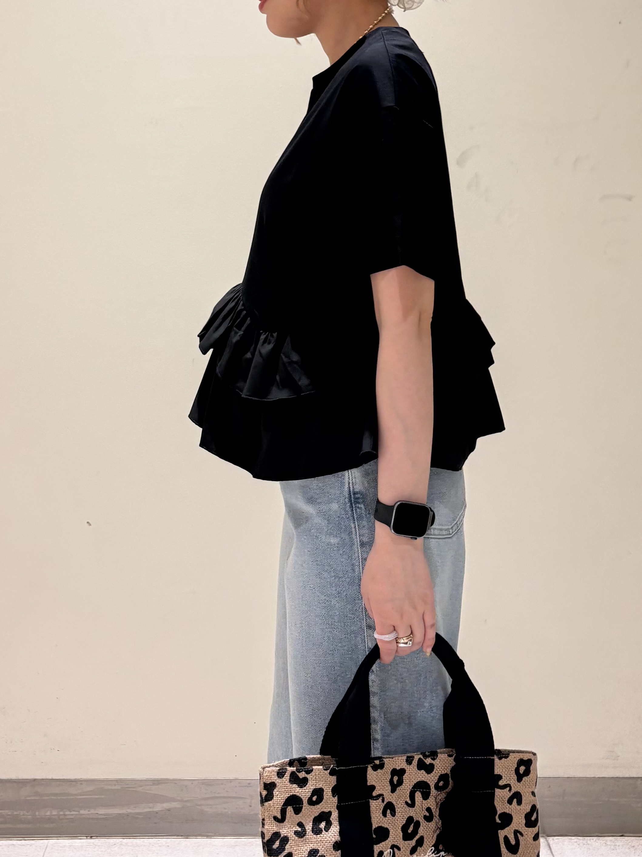 みきちぃさんの「OPAQUE.CLIP｜裾フリルドッキングTシャツ【洗濯機OK】」を使ったコーディネート