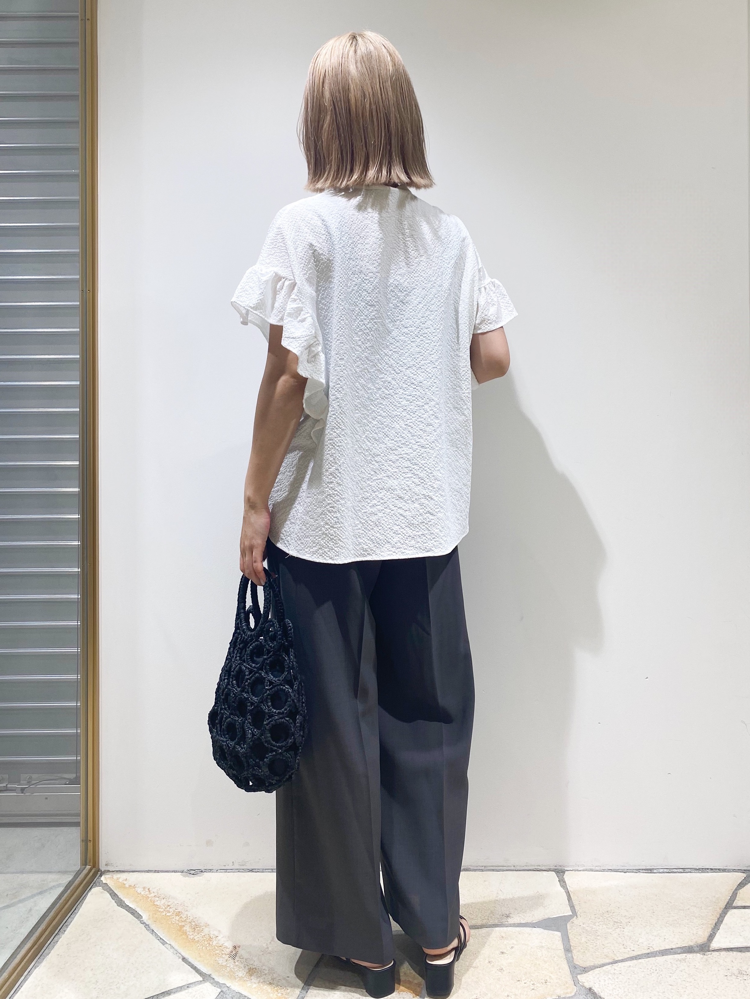 rieさんの「index｜【UV】フリルスキッパーブラウス《洗濯機OK》」を使ったコーディネート