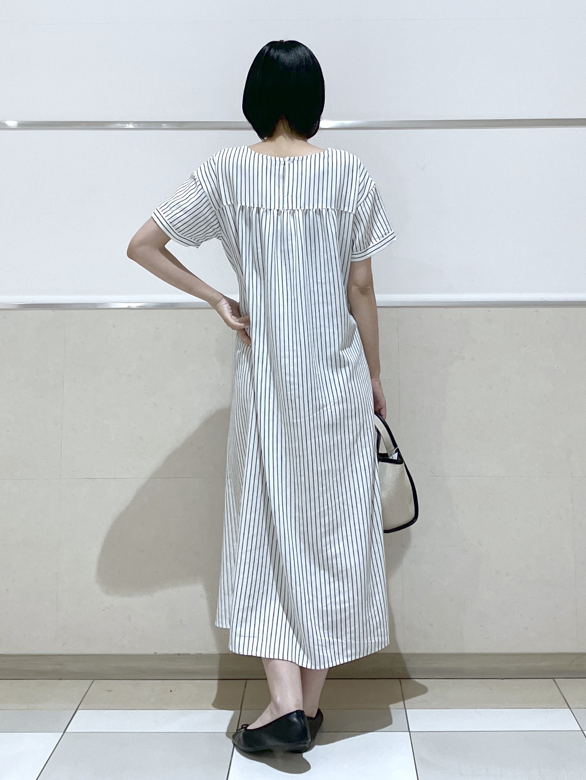 eriko さんの「Dessin｜【洗える】ウエストギャザーリネン混ワンピース」を使ったコーディネート