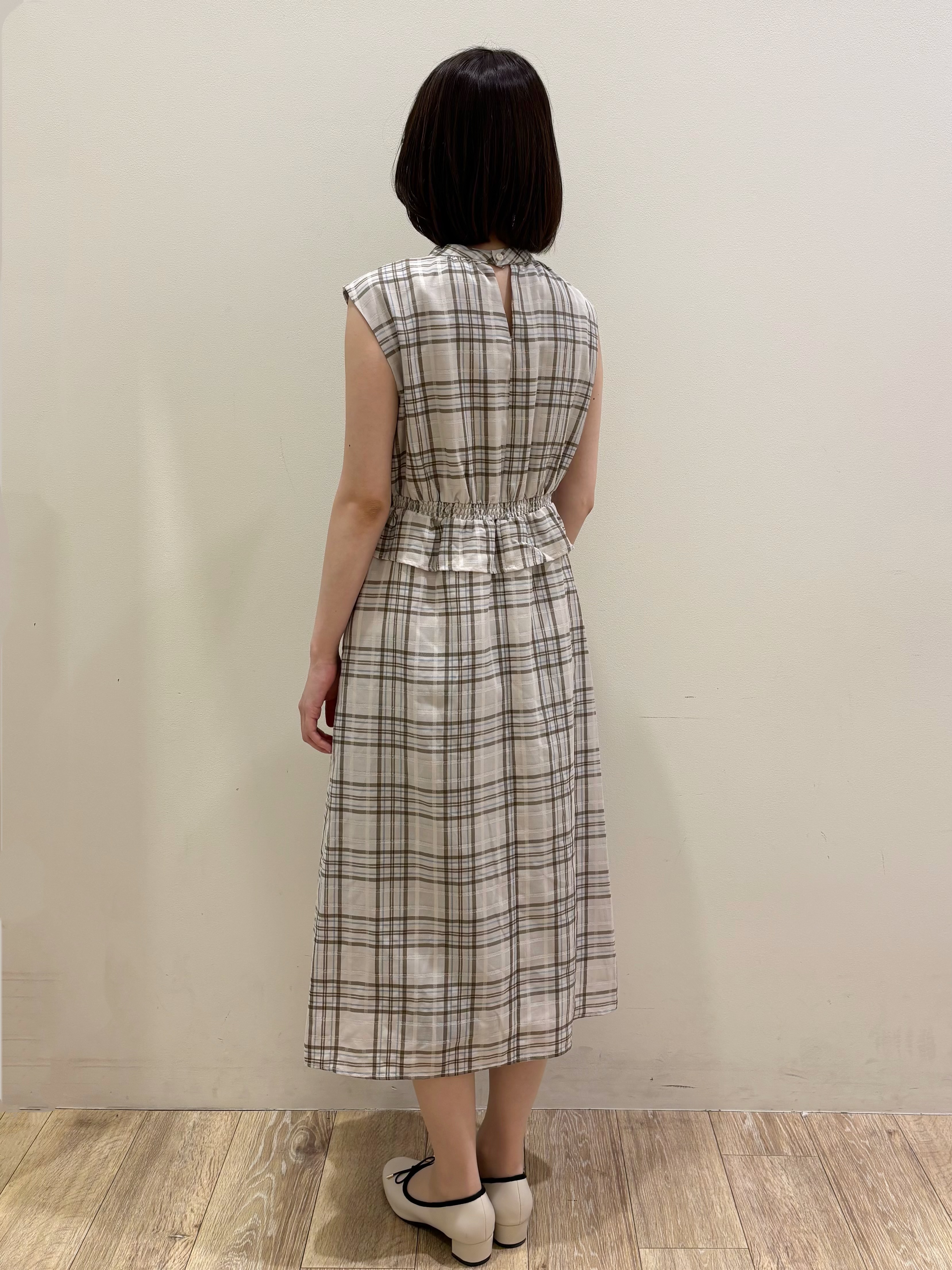 honamiさんの「index｜【接触冷感】ビジューボタンカーディガン《抗ピリング／洗濯機OK》」を使ったコーディネート