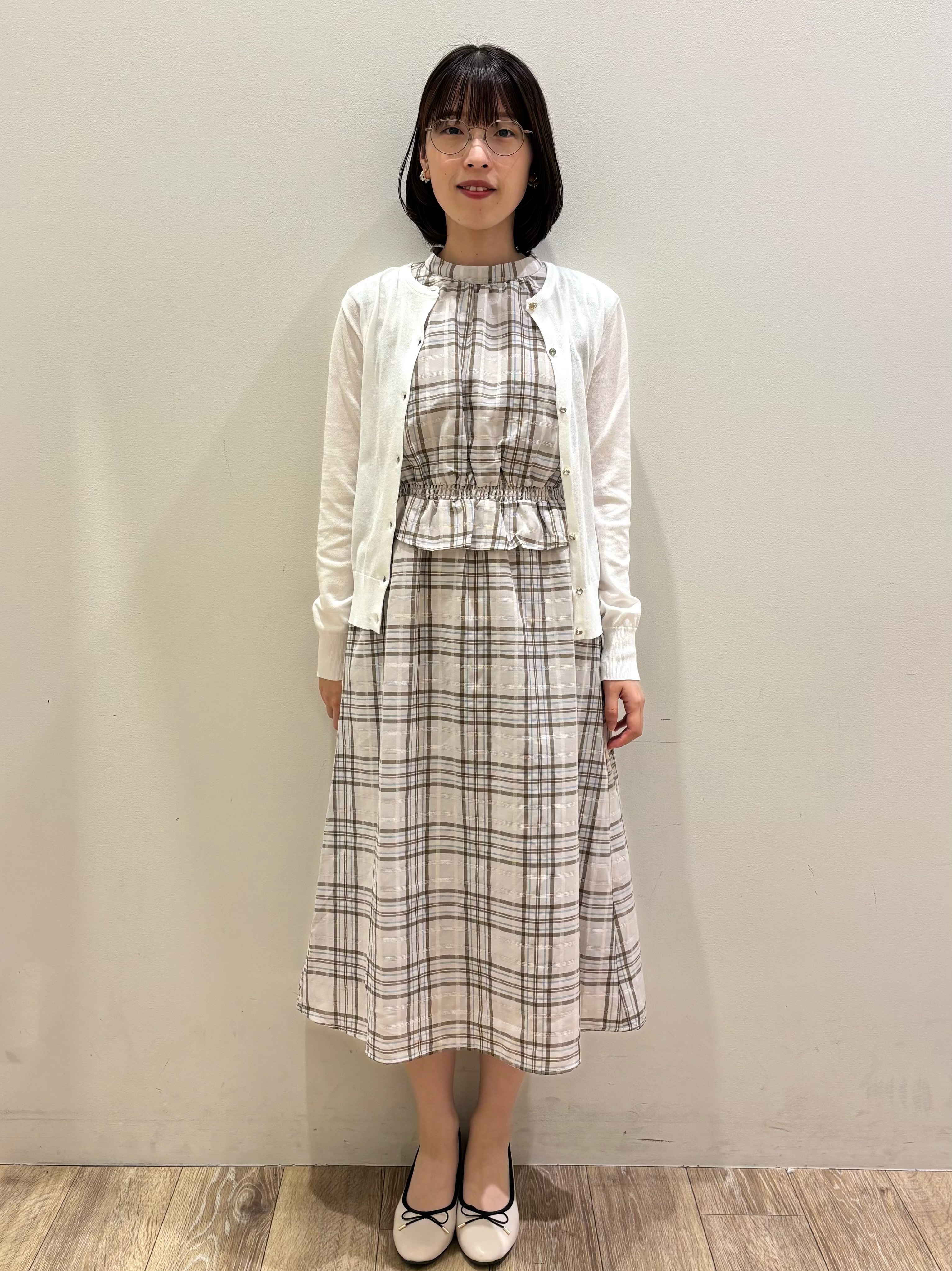 honamiさんの「index｜【接触冷感】ビジューボタンカーディガン《抗ピリング／洗濯機OK》」を使ったコーディネート