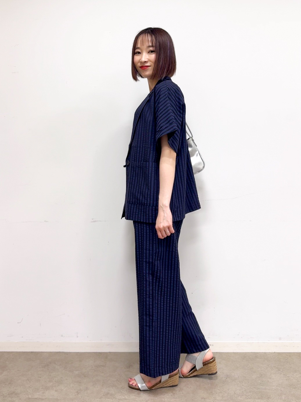 𝐜𝐡𝐢𝐤𝐚さんの「SHOO･LA･RUE｜【S-LL/吸水速乾/セットアップ可】羽織るだけで主役になる サッカーストライプシャツジャケット」を使ったコーディネート