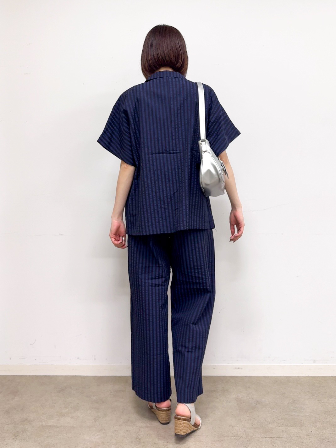 𝐜𝐡𝐢𝐤𝐚さんの「SHOO･LA･RUE｜【S-LL/吸水速乾/セットアップ可】羽織るだけで主役になる サッカーストライプシャツジャケット」を使ったコーディネート