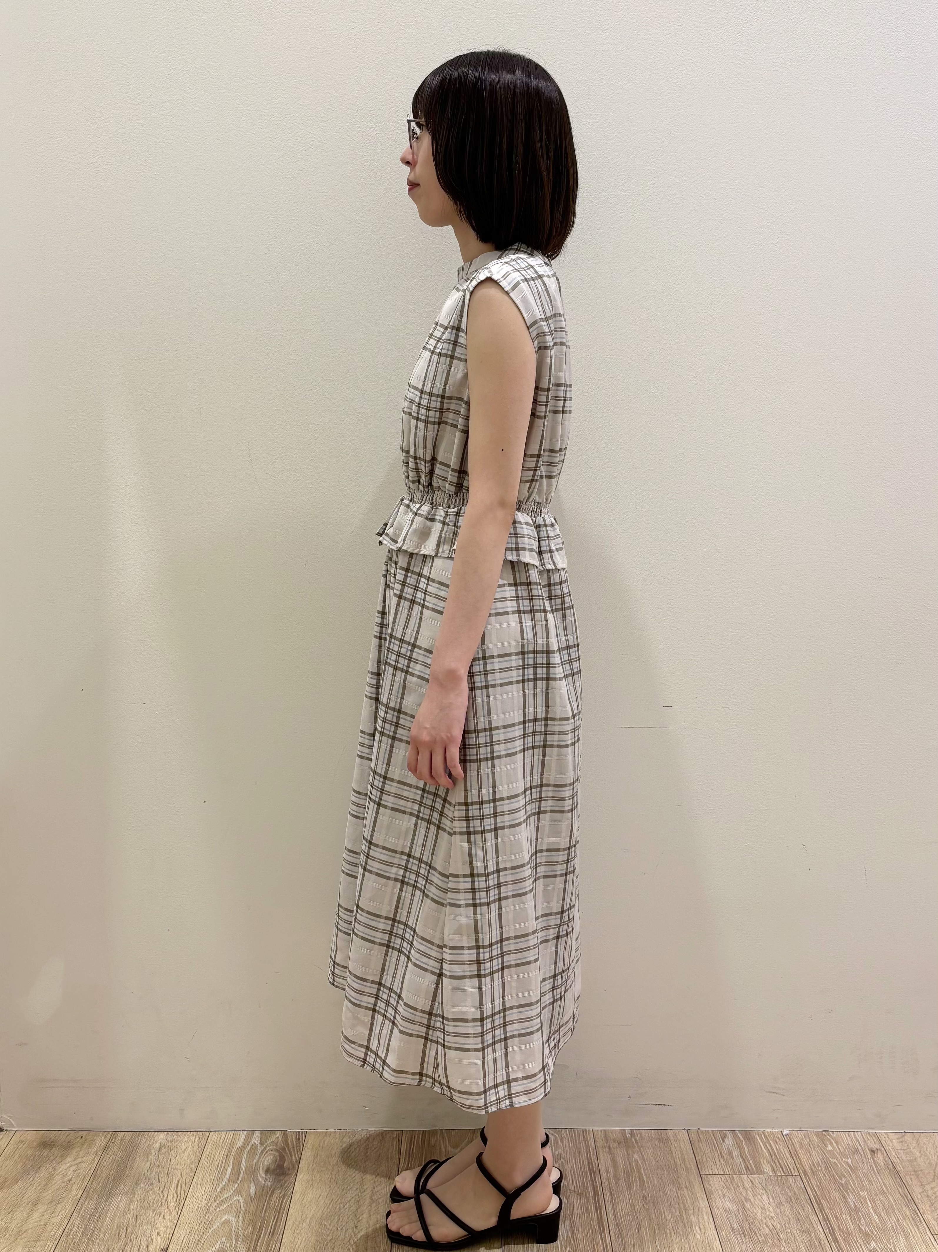 honamiさんの「index｜シアーチェックミニペプラムワンピース【防シワ／洗濯機OK】」を使ったコーディネート