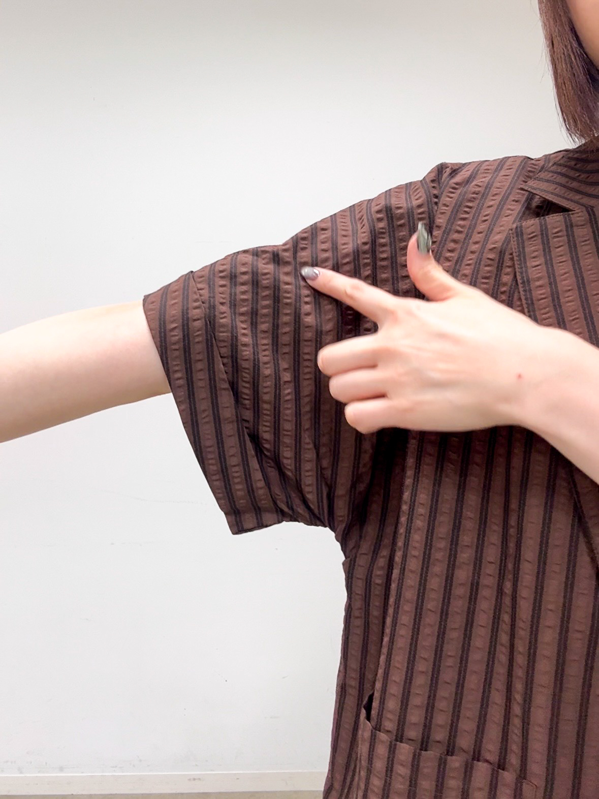 𝐜𝐡𝐢𝐤𝐚さんの「SHOO･LA･RUE｜【S-LL/吸水速乾/セットアップ可】羽織るだけで主役になる サッカーストライプシャツジャケット」を使ったコーディネート