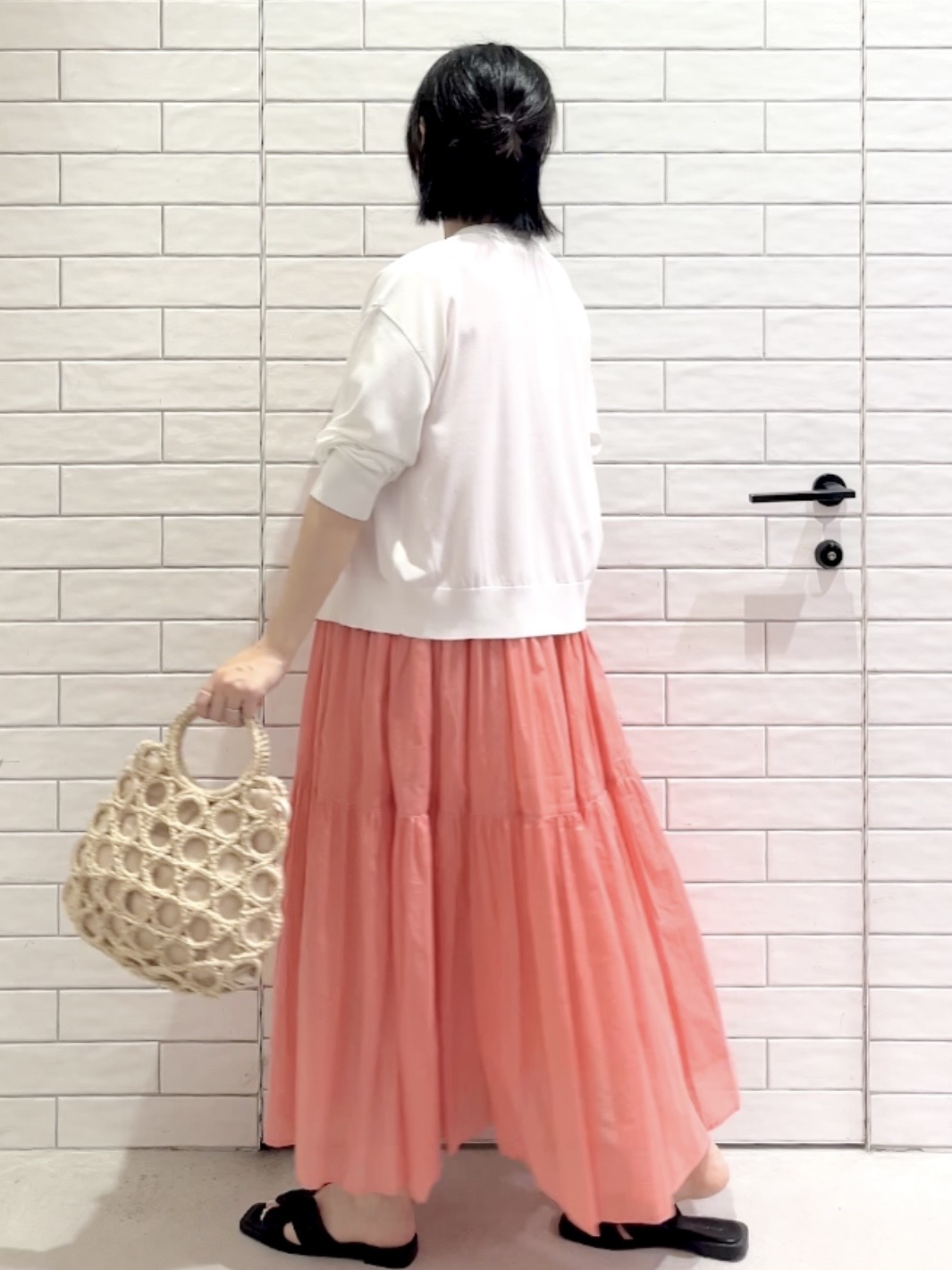 しおりさんの「OPAQUE.CLIP｜【UV／接触冷感】Vネックリラクシーニットカーディガン《洗濯機OK／抗ピル》」を使ったコーディネート