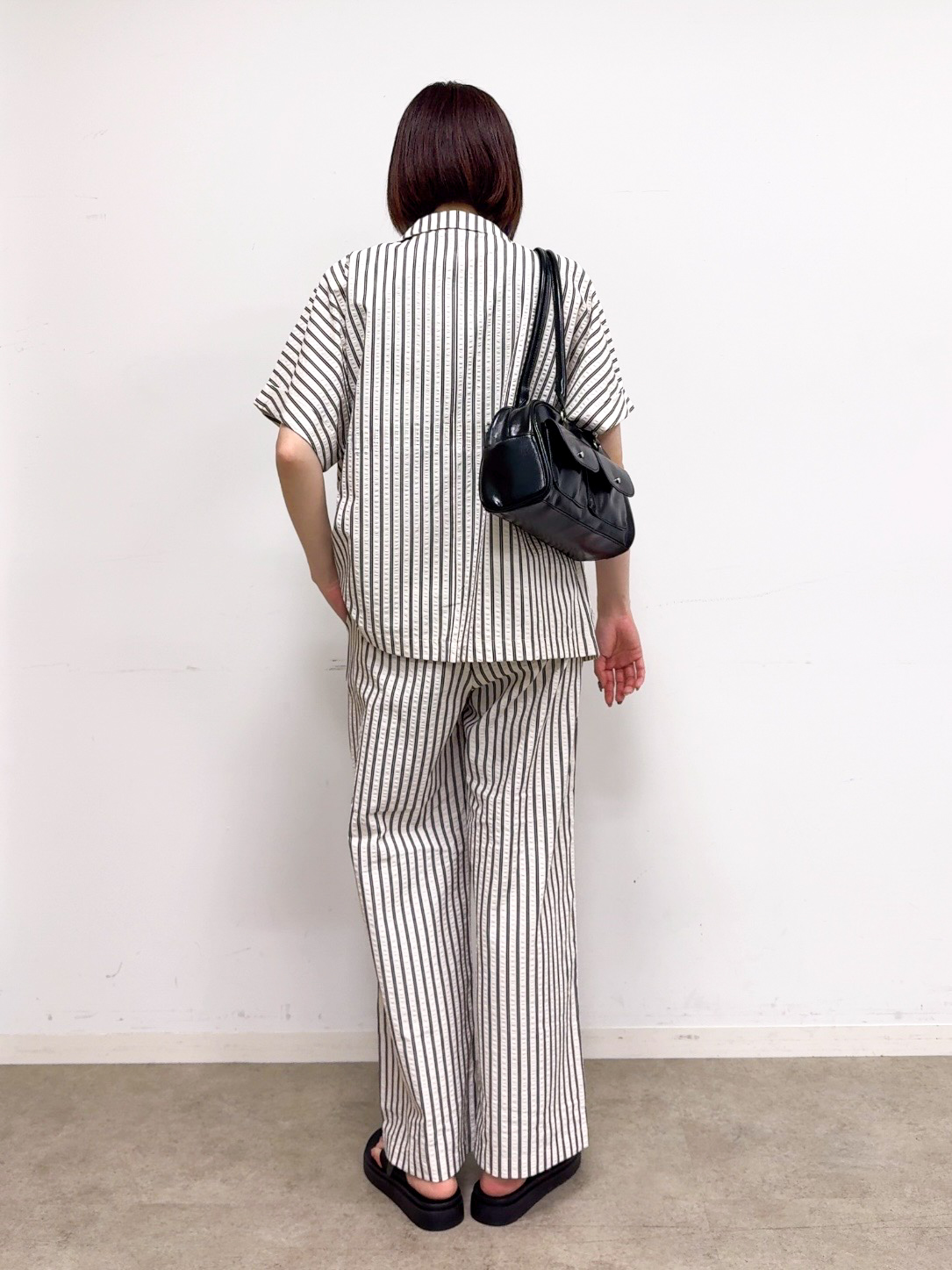 𝐜𝐡𝐢𝐤𝐚さんの「SHOO･LA･RUE｜【S-LL/吸水速乾/セットアップ可】羽織るだけで主役になる サッカーストライプシャツジャケット」を使ったコーディネート