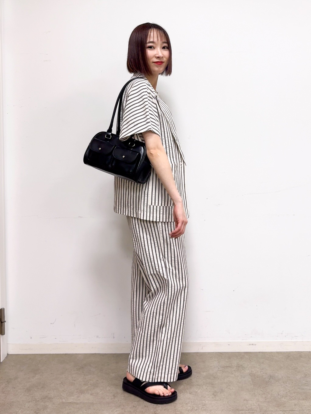 𝐜𝐡𝐢𝐤𝐚さんの「SHOO･LA･RUE｜【S-LL/吸水速乾/セットアップ可】羽織るだけで主役になる サッカーストライプシャツジャケット」を使ったコーディネート