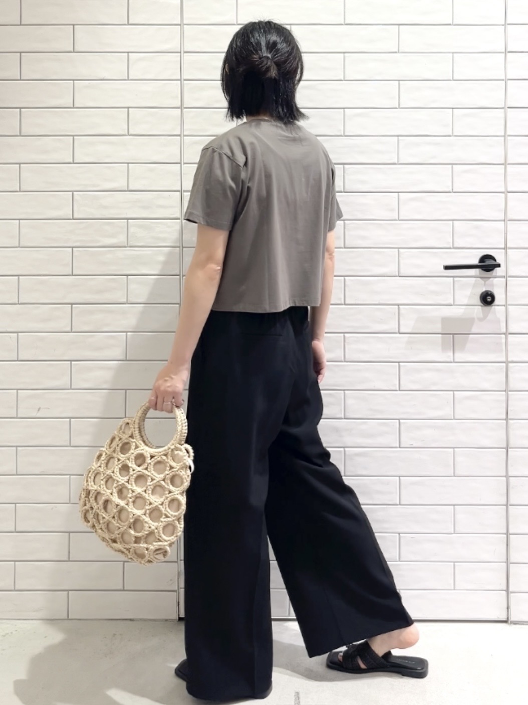 しおりさんの「OPAQUE.CLIP｜【LIFE PICTURE COLLECTION】アソートフォトTシャツ」を使ったコーディネート