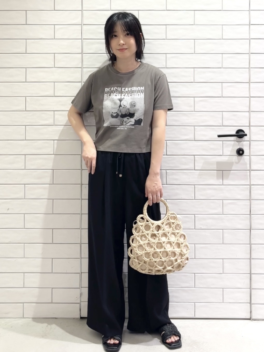 しおりさんの「OPAQUE.CLIP｜【LIFE PICTURE COLLECTION】アソートフォトTシャツ」を使ったコーディネート
