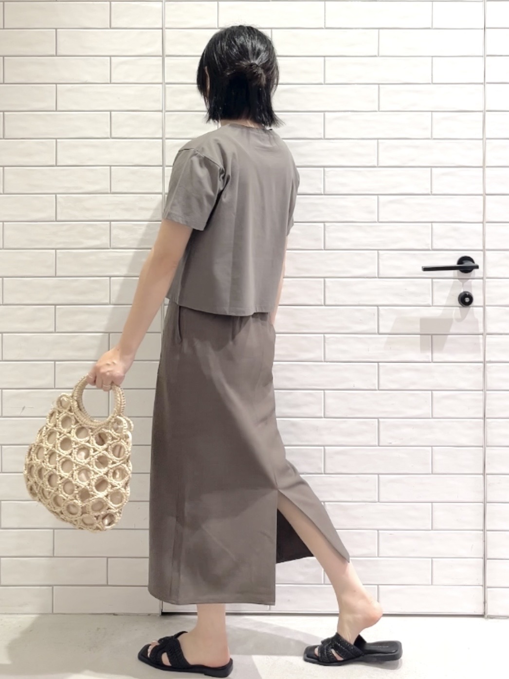 しおりさんの「OPAQUE.CLIP｜【LIFE PICTURE COLLECTION】アソートフォトTシャツ」を使ったコーディネート