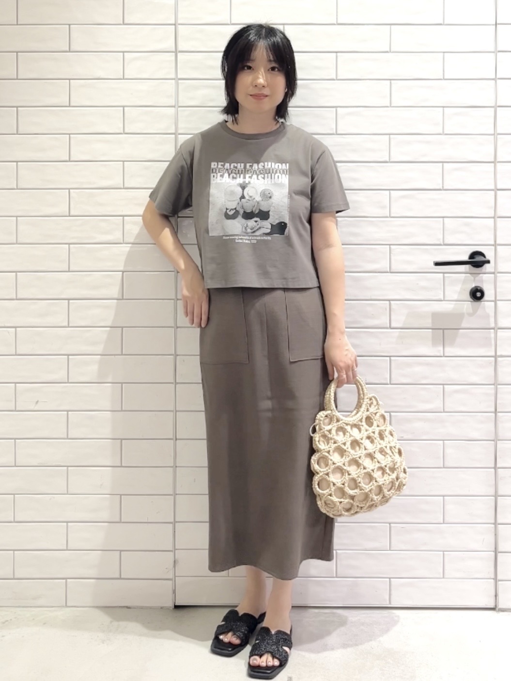 しおりさんの「OPAQUE.CLIP｜【LIFE PICTURE COLLECTION】アソートフォトTシャツ」を使ったコーディネート
