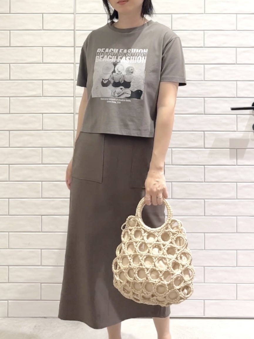 しおりさんの「OPAQUE.CLIP｜【LIFE PICTURE COLLECTION】アソートフォトTシャツ」を使ったコーディネート