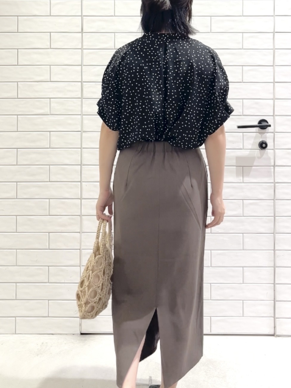 しおりさんの「OPAQUE.CLIP｜タックスリーブ プリントブラウス《イージーアイロン／洗濯機OK》」を使ったコーディネート