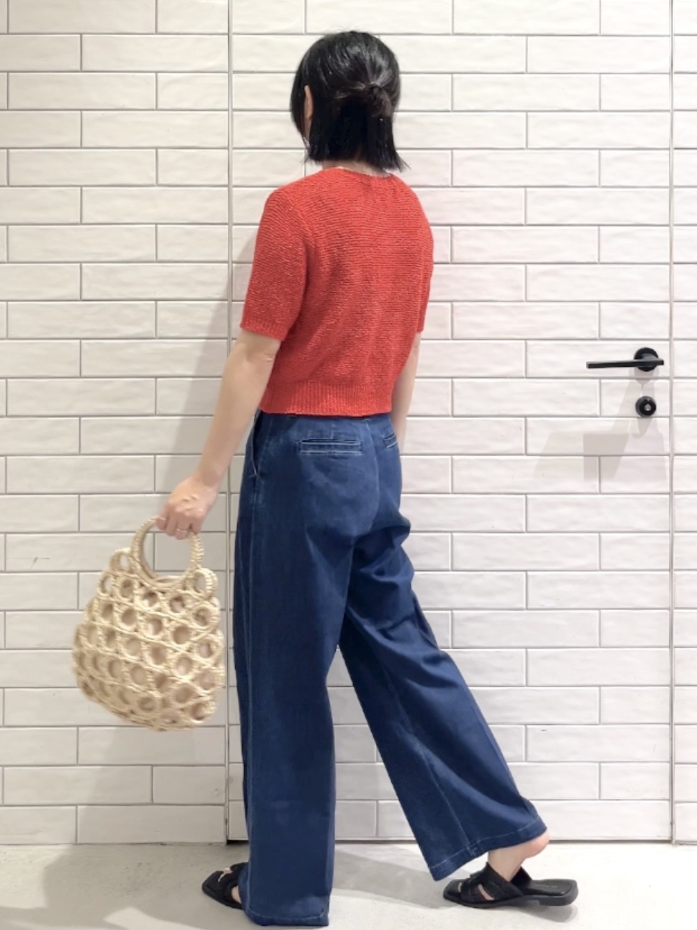 しおりさんの「OPAQUE.CLIP｜ブークレ半袖ニットカーディガン【洗濯機OK】」を使ったコーディネート