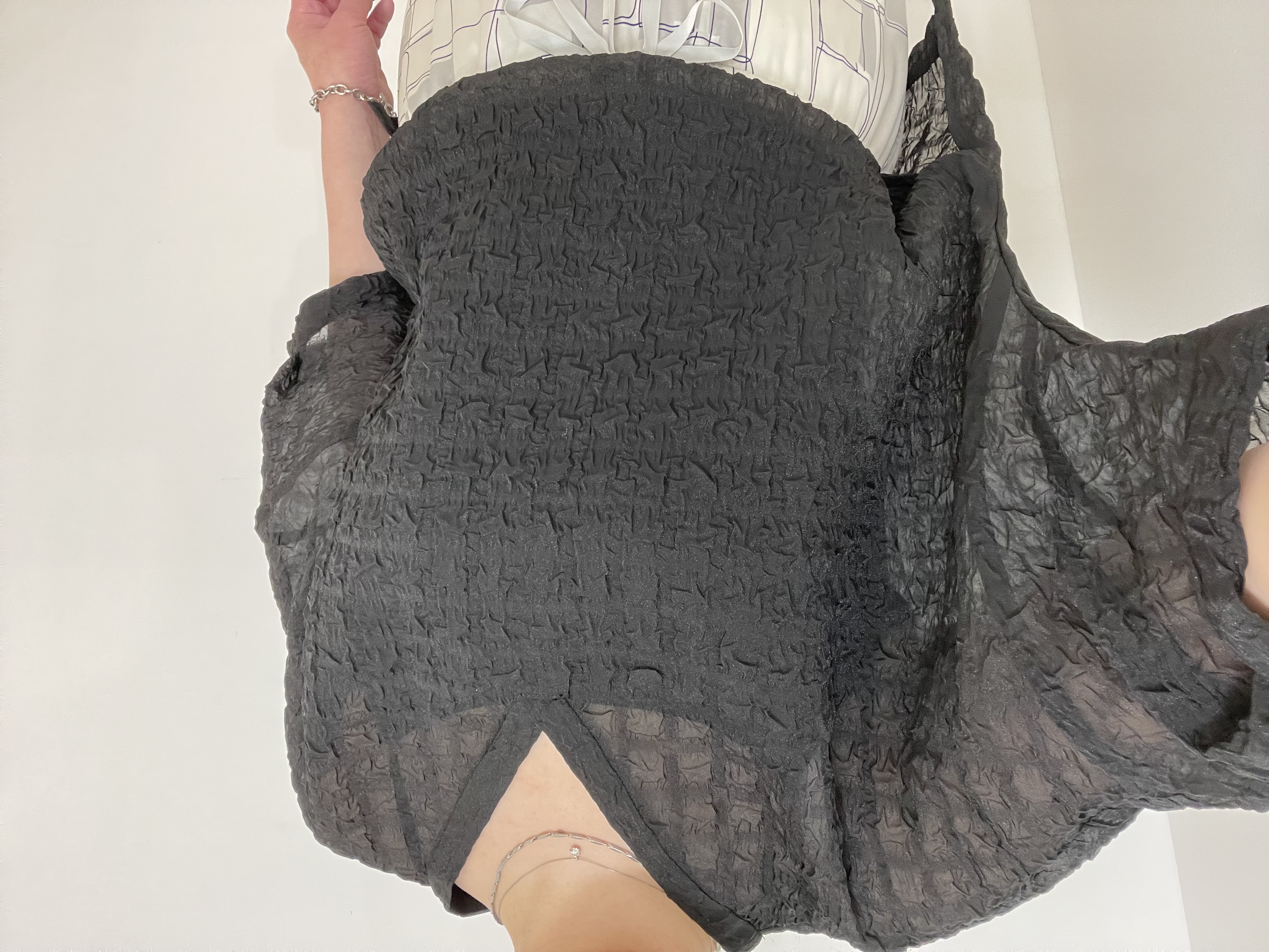 Wachiさんの「UNTITLED｜【洗える】シアーVネックブラウス」を使ったコーディネート