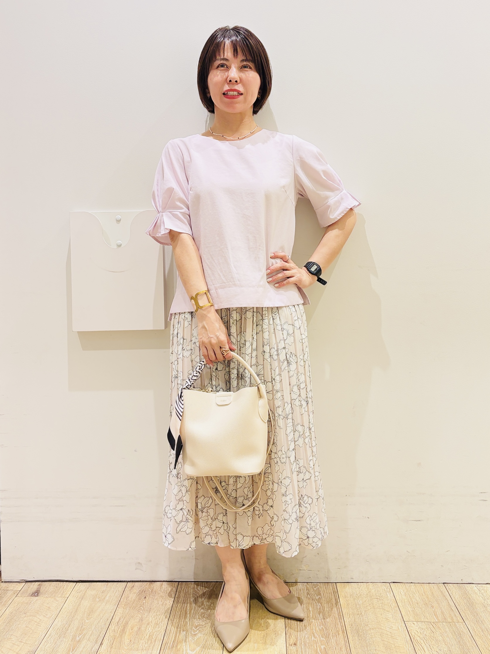 YUKOさんの「index｜【接触冷感／吸水速乾】タックパフスリーブブラウス《防シワ／洗濯機OK／XS～3L／8col》」を使ったコーディネート