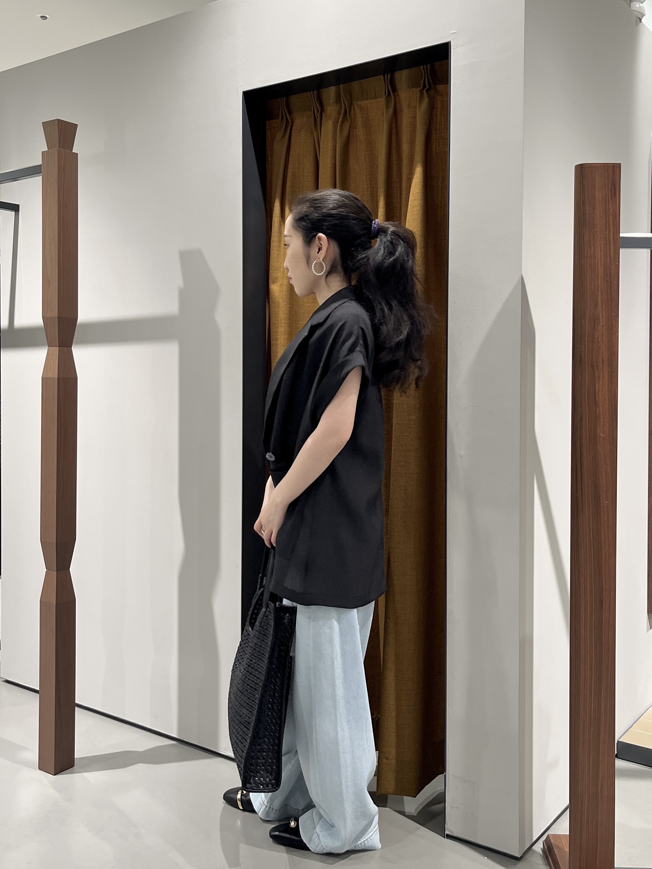 Uminoさんの「INDIVI｜ワッシャーシアー半袖ダブルジャケット」を使ったコーディネート